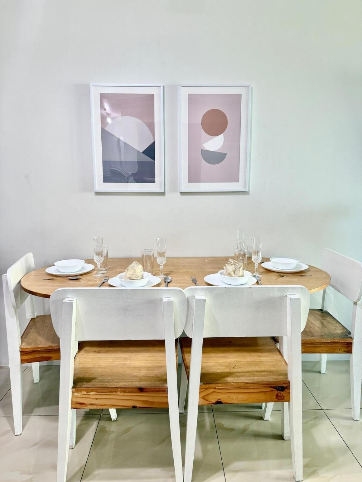 Tower 1 Rm 305 Free Parking, Free Pool, Balcony, 1bedroom 4 Beds Manila
