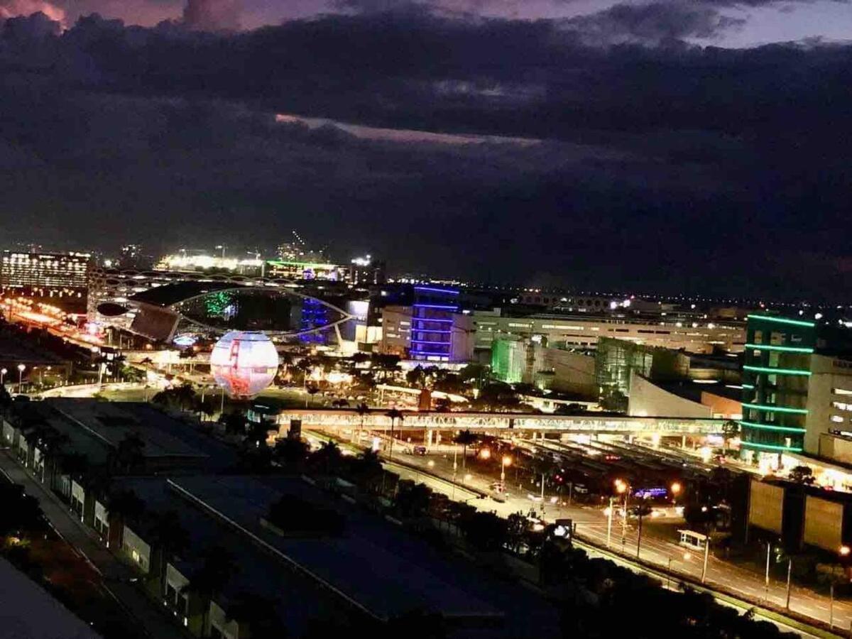 Apartment 1br Room-stunning Moa View Fireworks Manila
