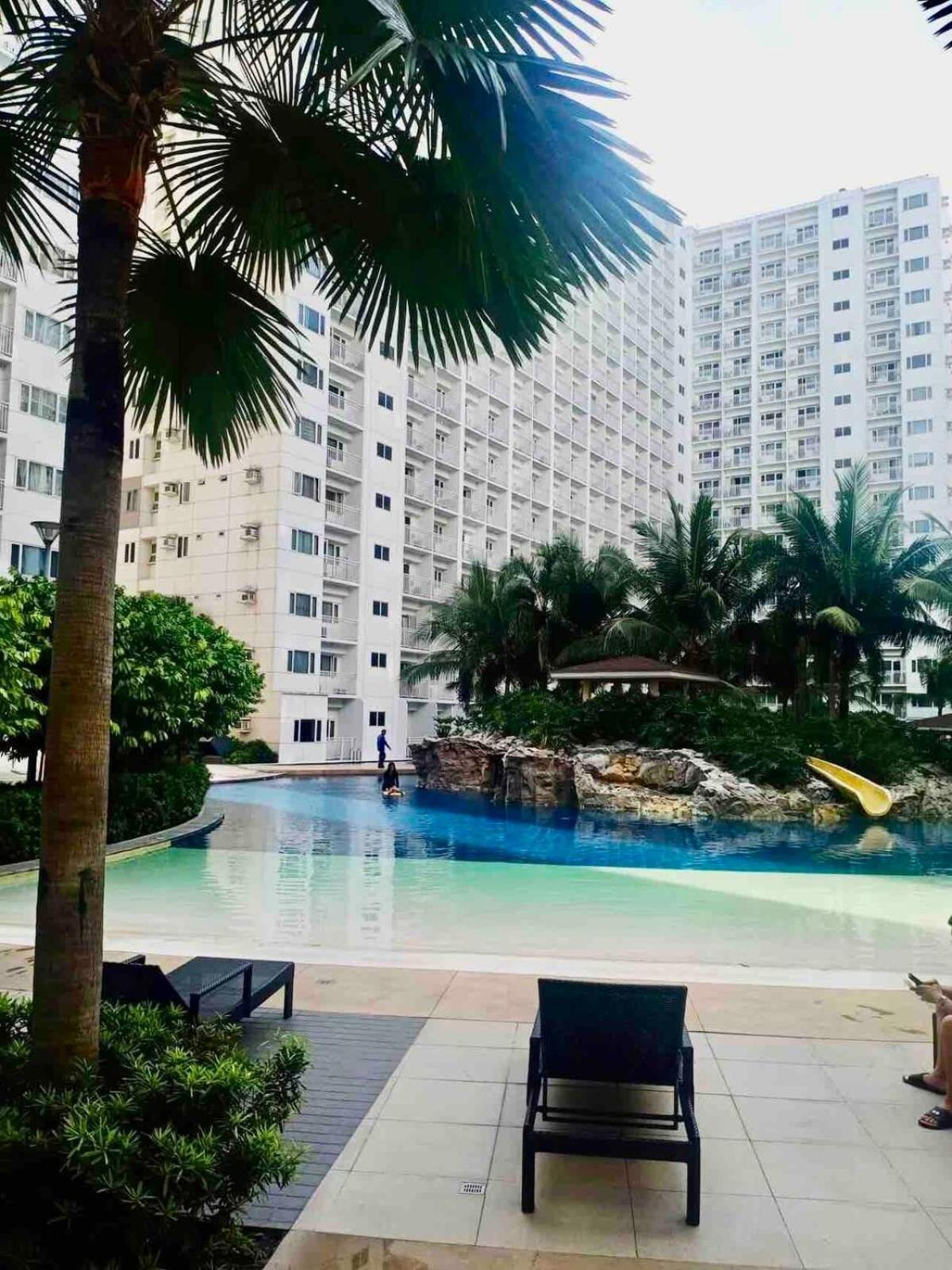 Apartment 1br Room-stunning Moa View Fireworks Manila