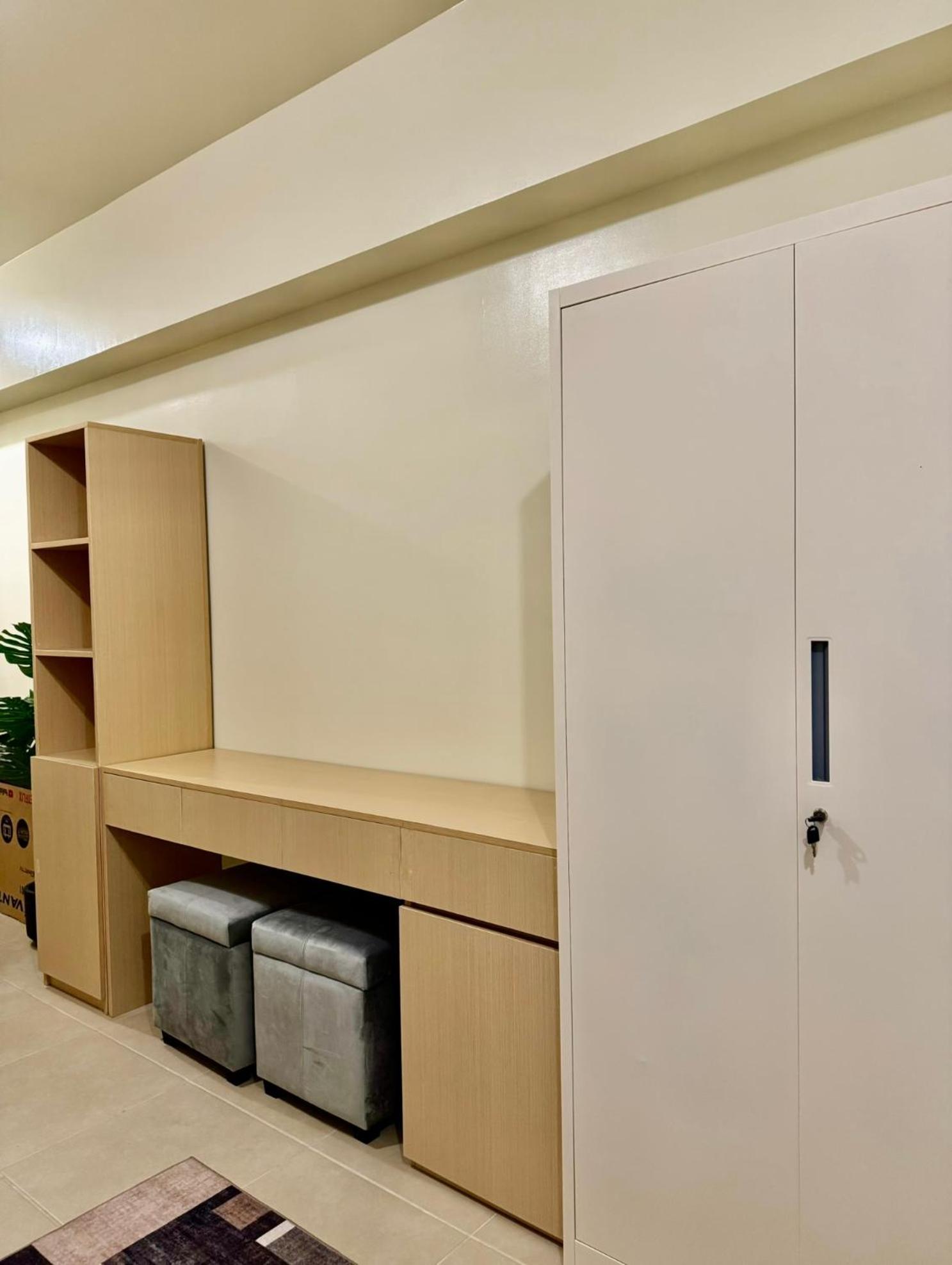 Cozy Unit Beside Solaire North Apartment