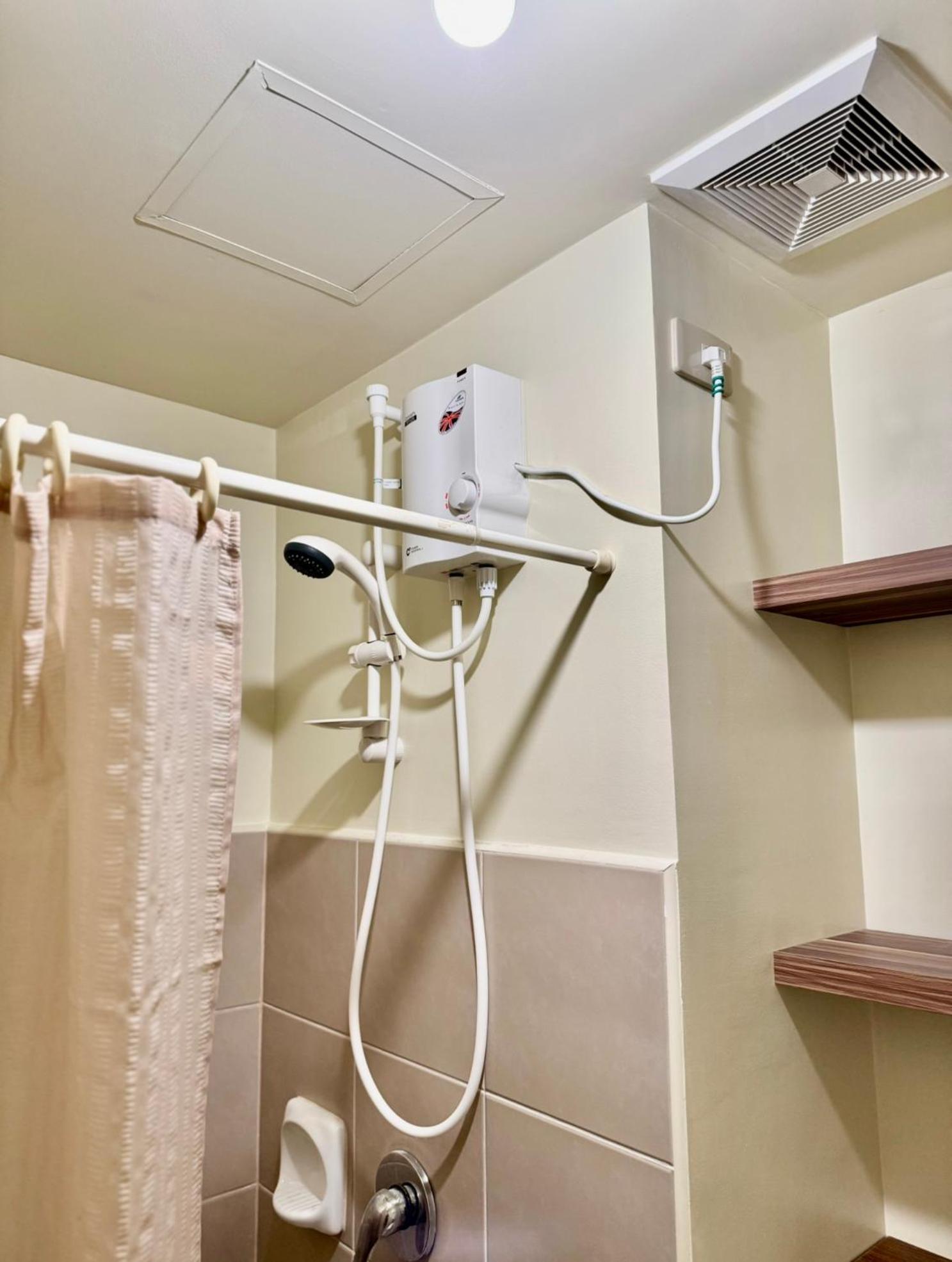 Apartment Cozy Unit Beside Solaire North *