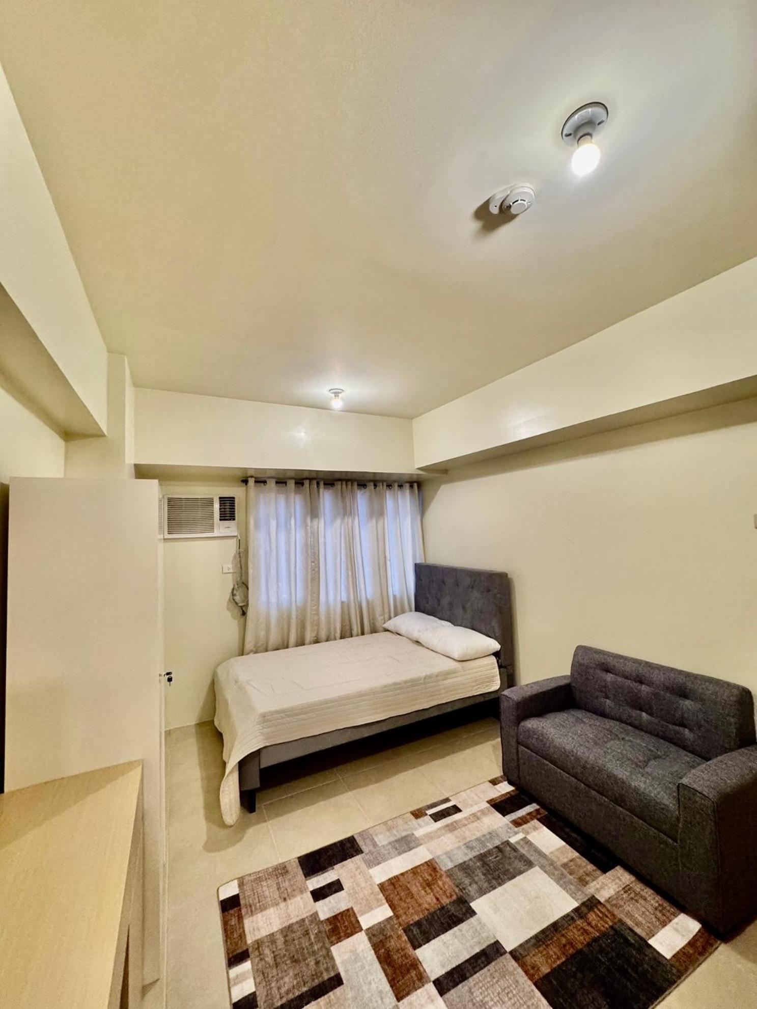 Cozy Unit Beside Solaire North * Manila