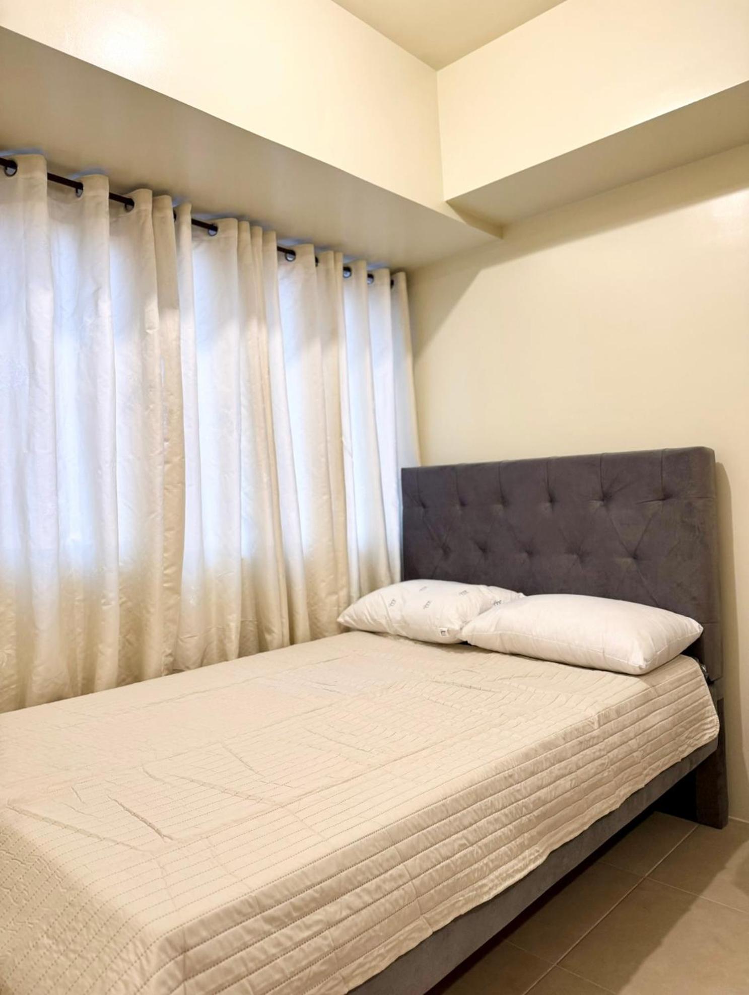 Cozy Unit Beside Solaire North *