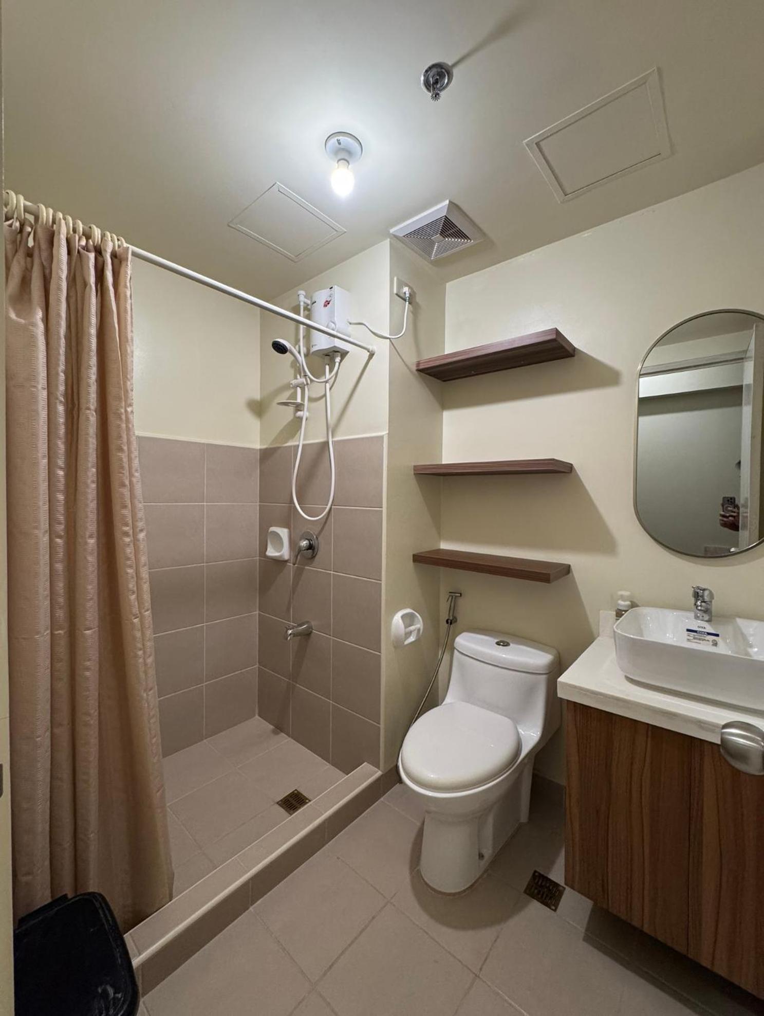 Apartment Cozy Unit Beside Solaire North