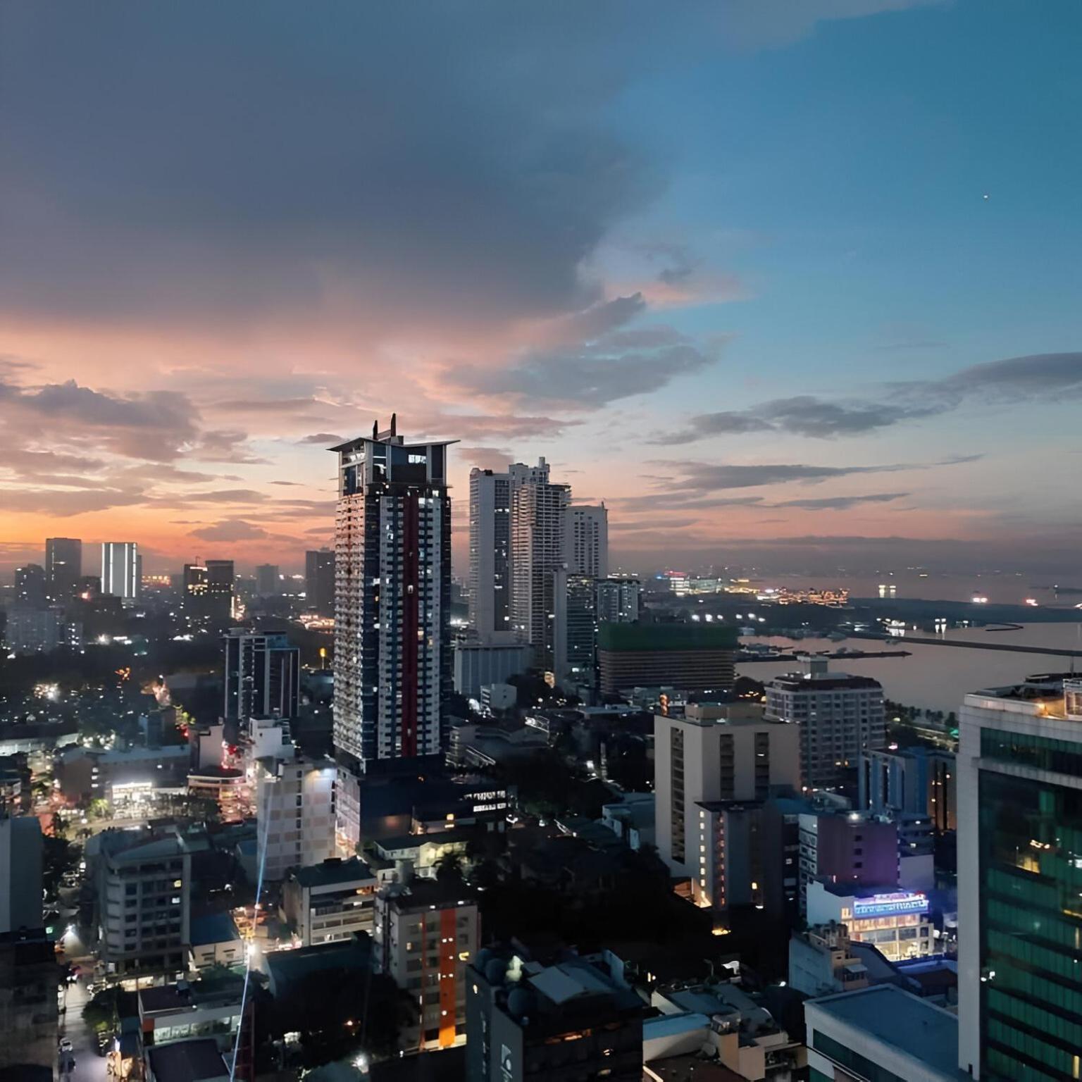 Birch Tower - Staycation In Manila