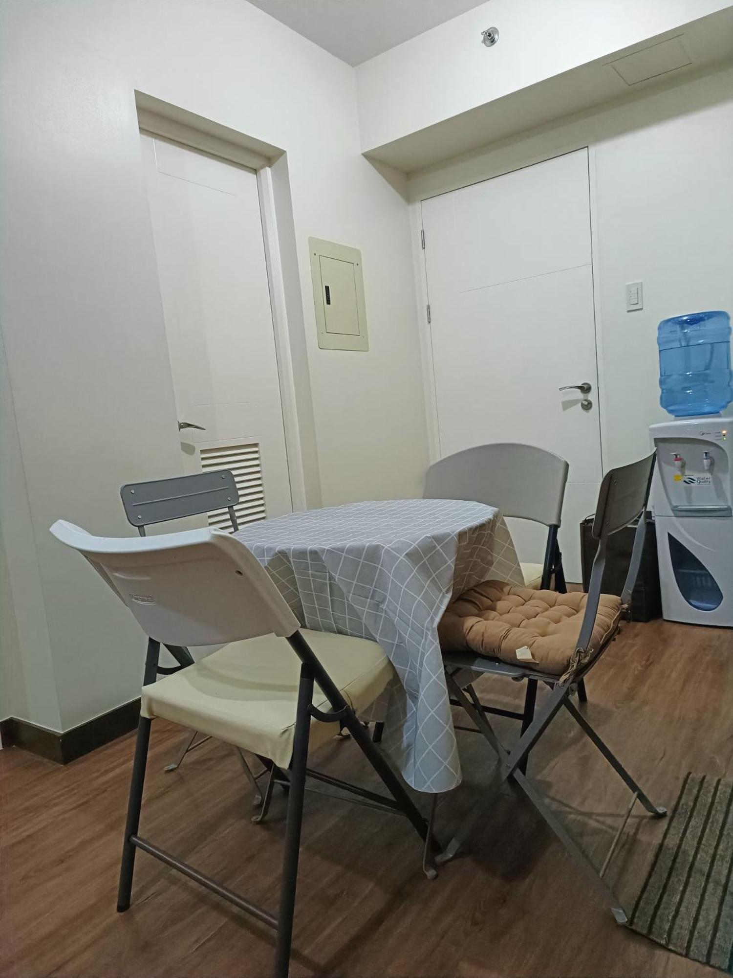 Dmci Theorabella Qc, 1 Bedroom W/bal In Cubao38sqm *