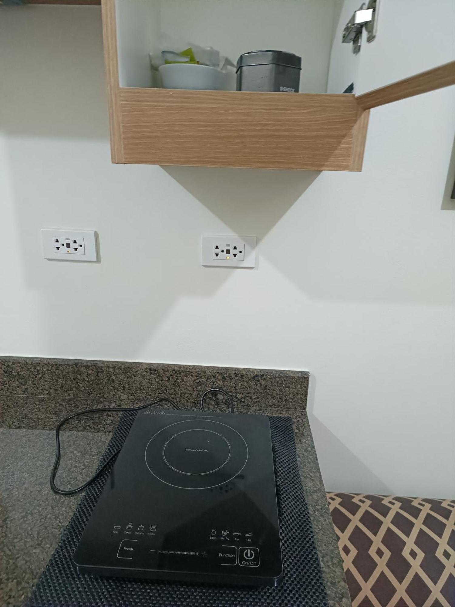 Dmci Theorabella Qc, 1 Bedroom W/bal In Cubao38sqm