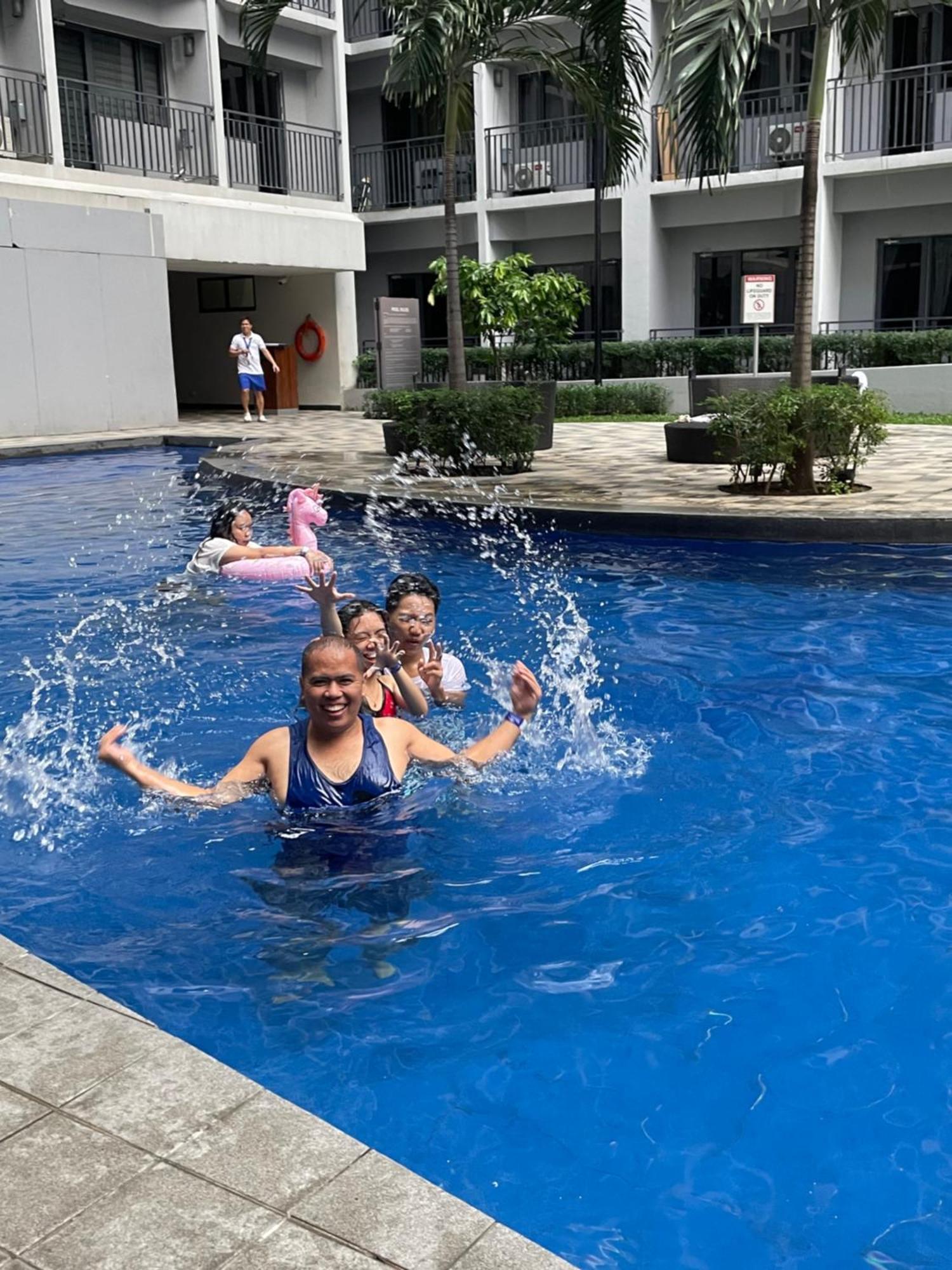 12 Minutes From Mall Of - Spacious With Balcony & Hot Shower * Manila