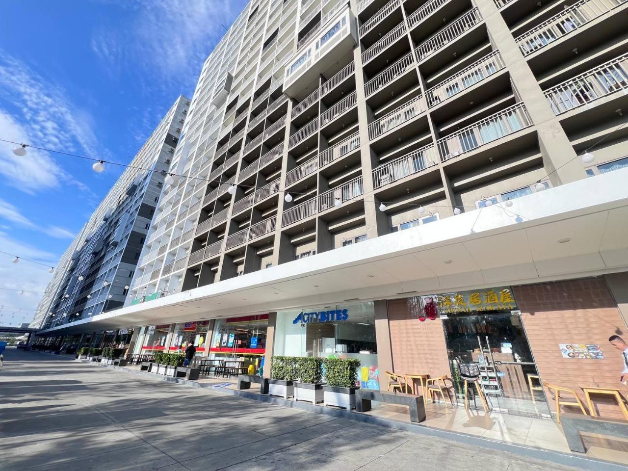 Unistay Shore Res With Bal Bay View Nr Moa Apartment Manila