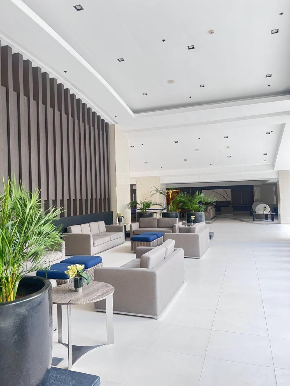 Unistay Shore Res With Bal Bay View Nr Moa Manila