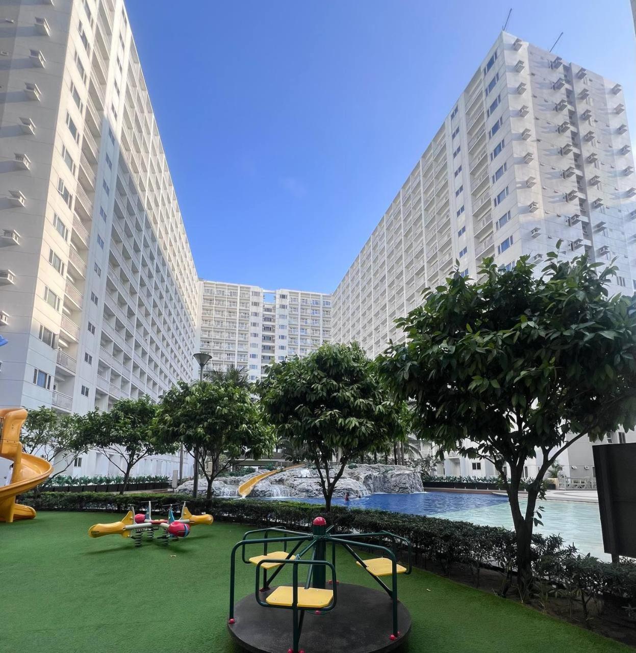 Apartment Unistay Shore Res With Bal Bay View Nr Moa Manila