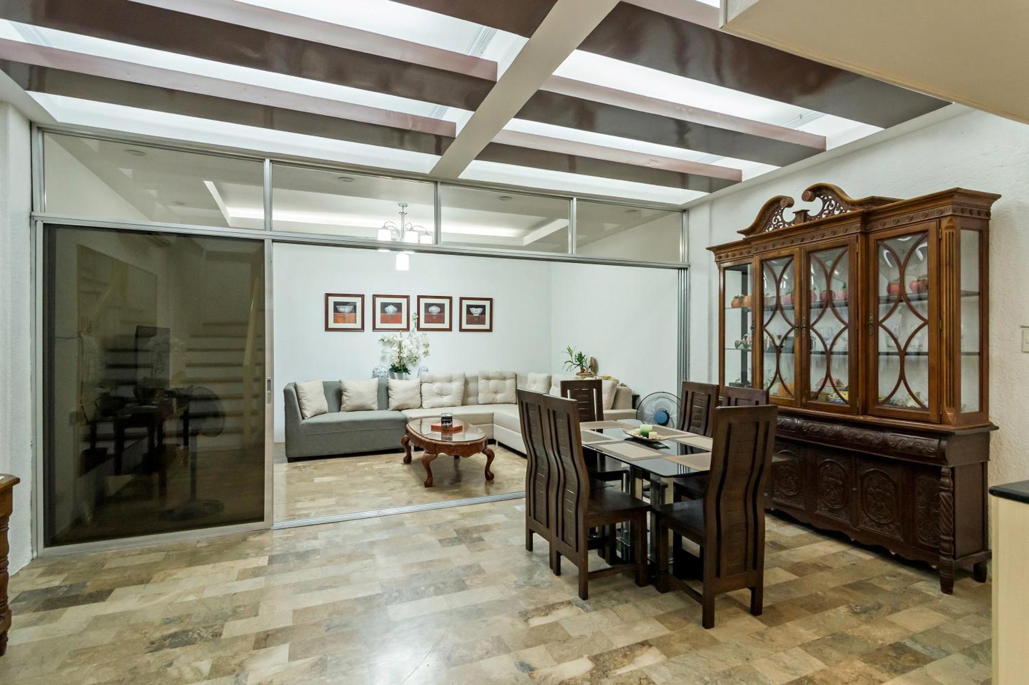 Holiday home Modern 4br House With Billiards,ktv,wifi,netflix-10mins From Robinson Mall Manila