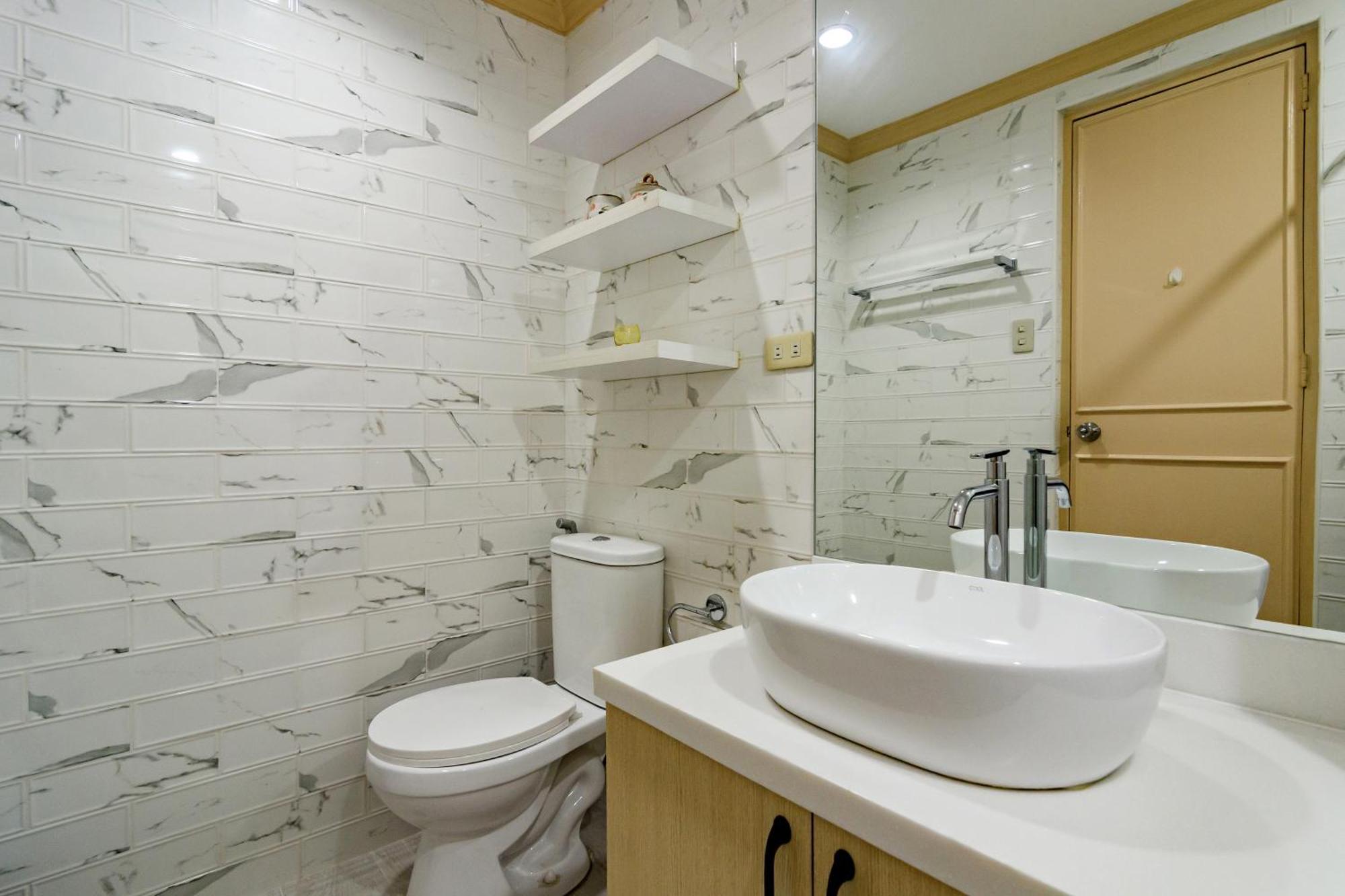 Holiday home Modern 4br House With Billiards,ktv,wifi,netflix-10mins From Robinson Mall *