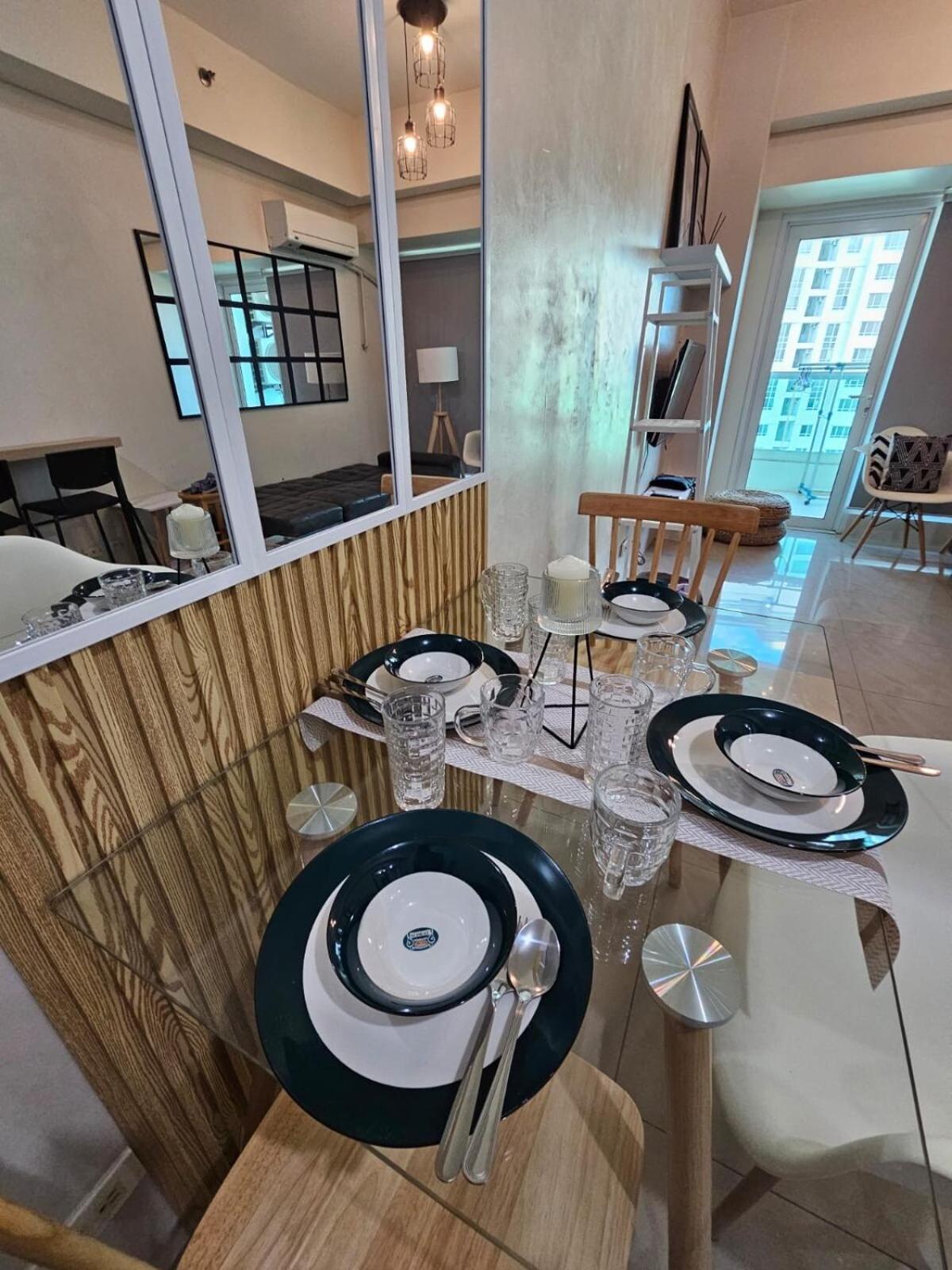 Huge 1br With Spacious Balcony *
