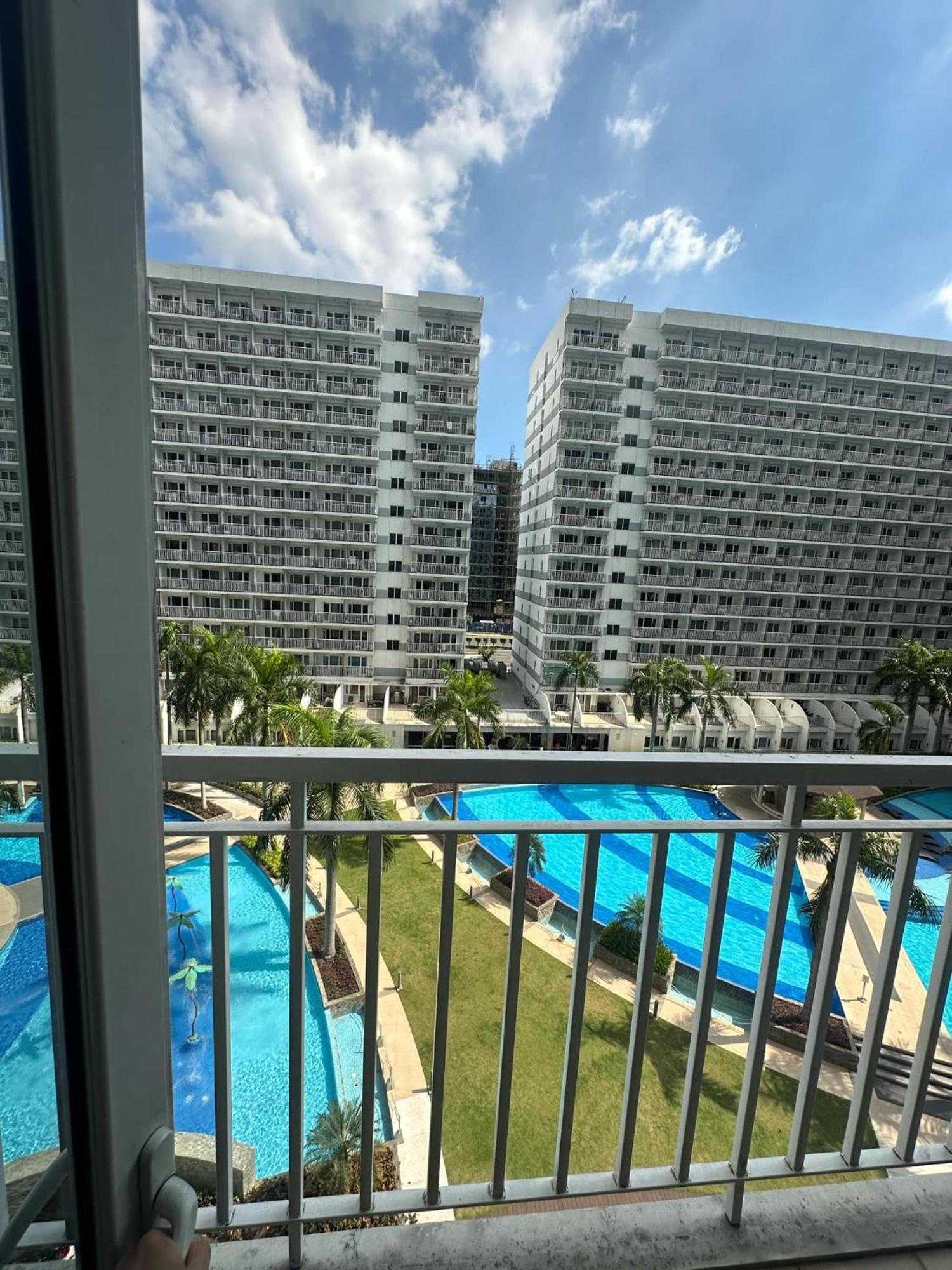 Shell Residences Pool View *
