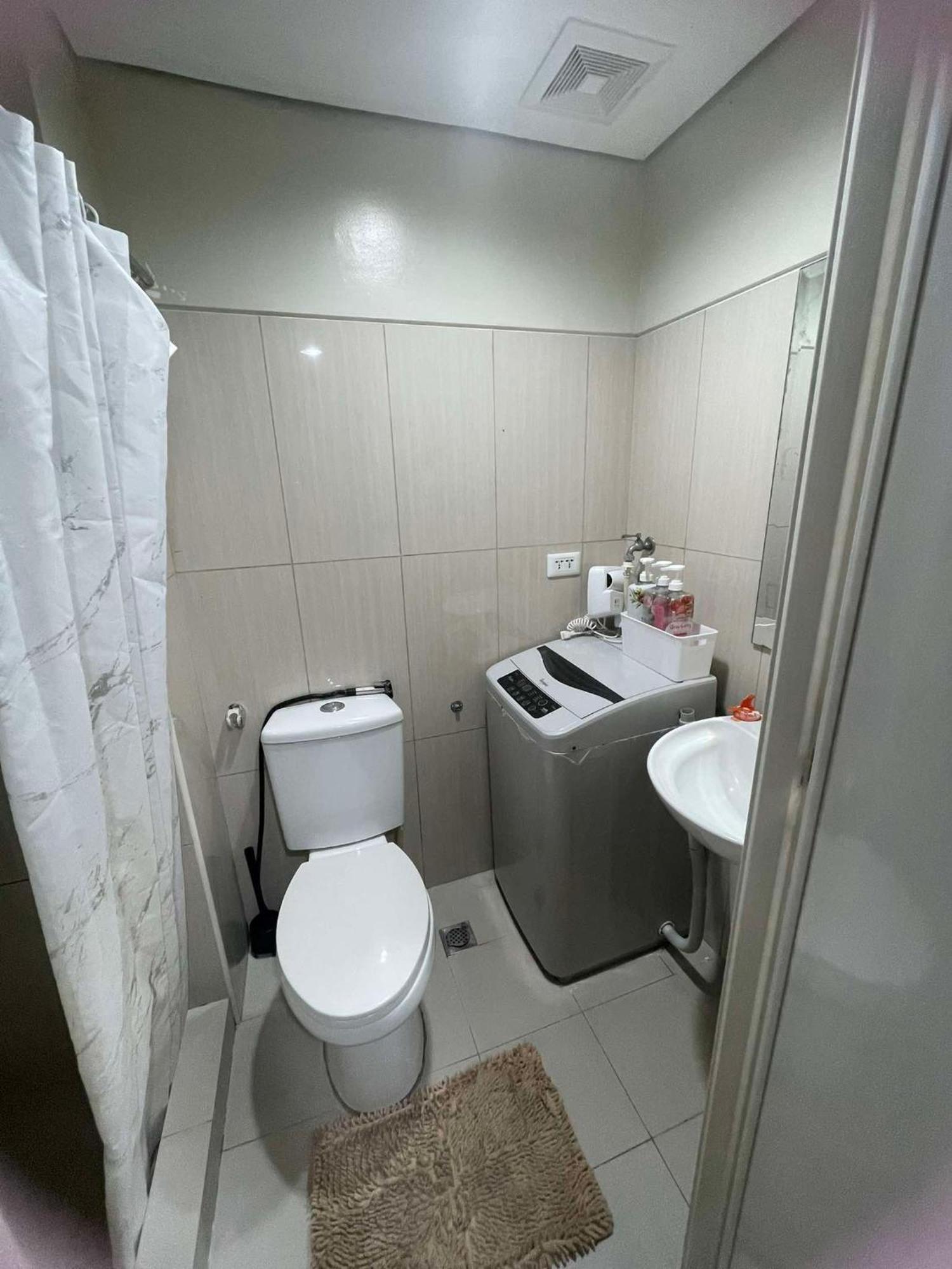 1441-pool View 1br 1 Sofa Bed 1 Extra Mattress Manila