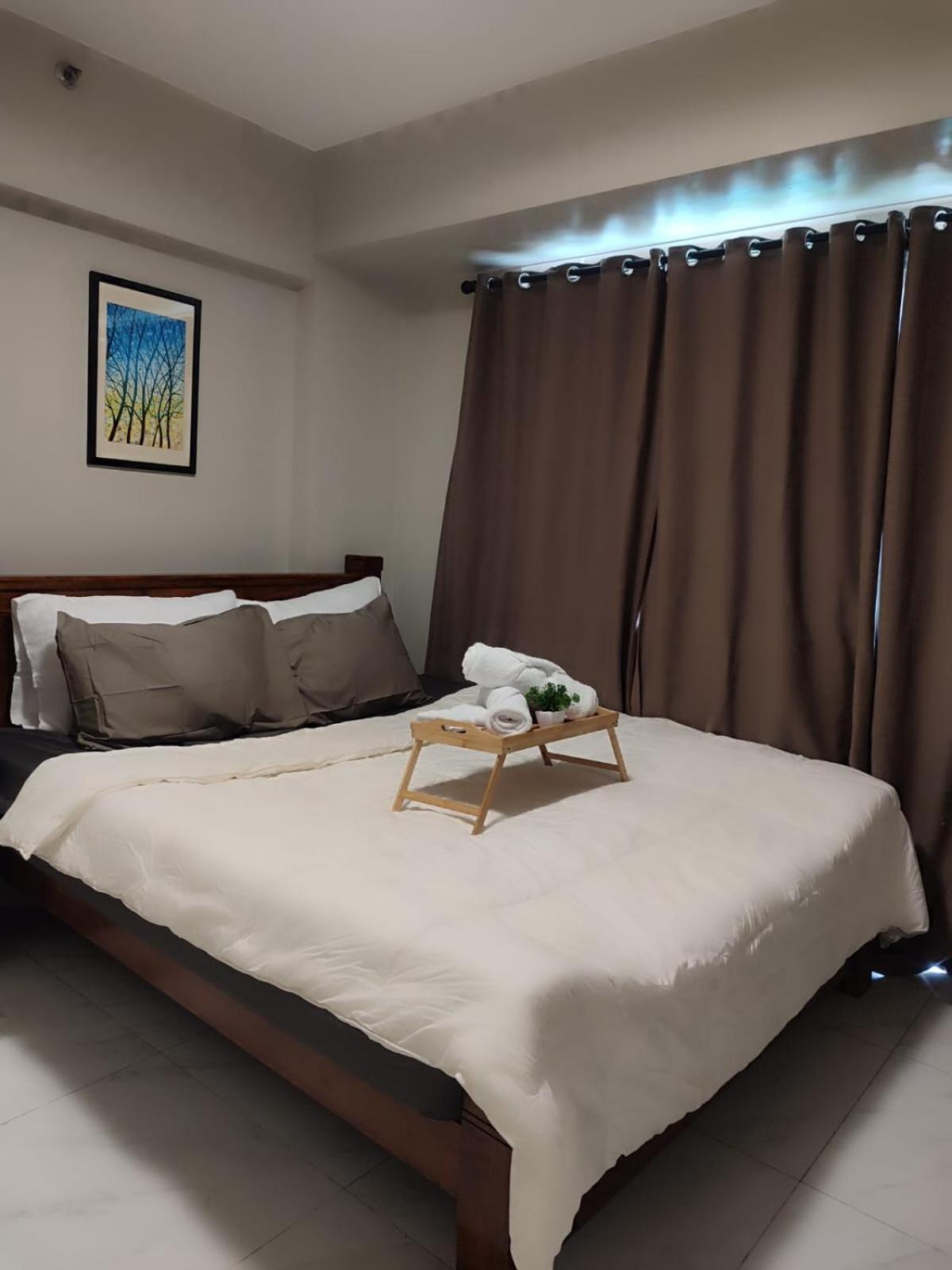 Staycation With Balcony And River View *
