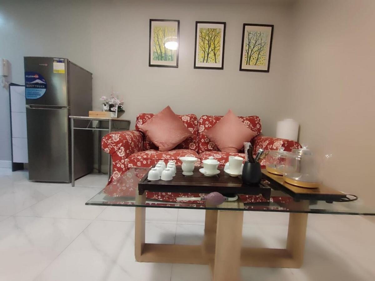 Staycation With Balcony And River View Apartment *