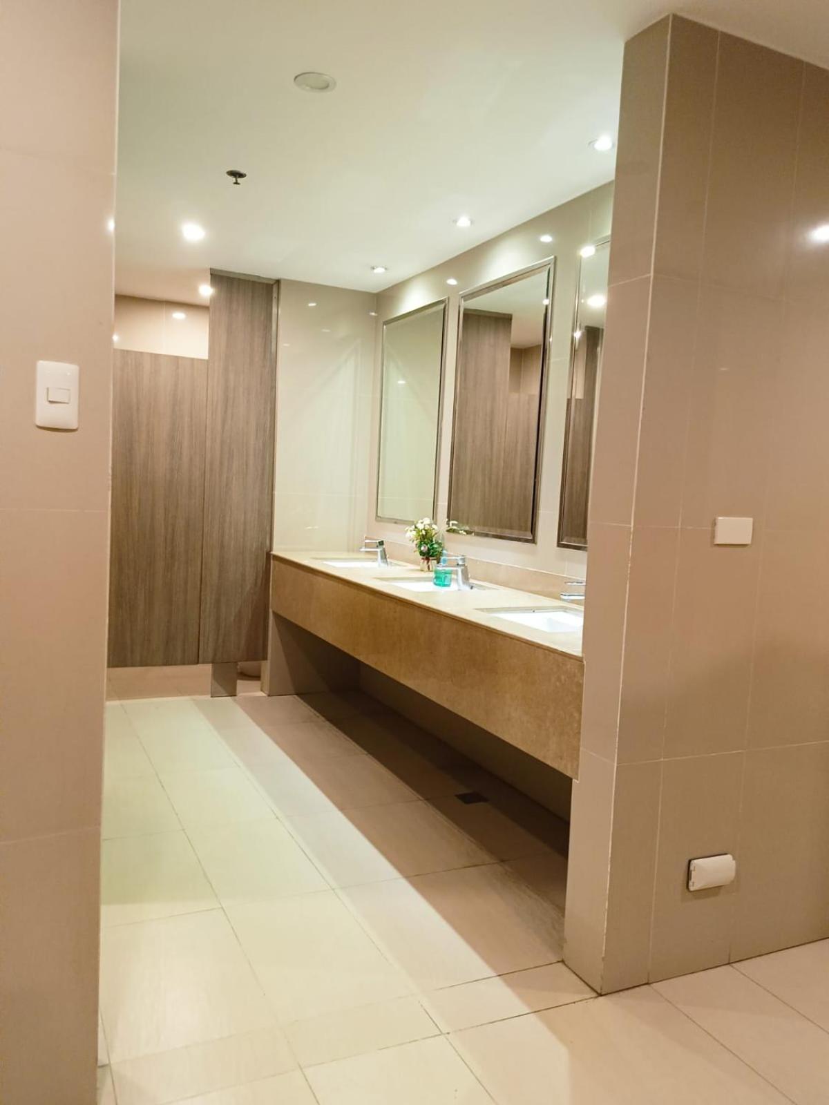 Staycation With Balcony And River View Apartment *