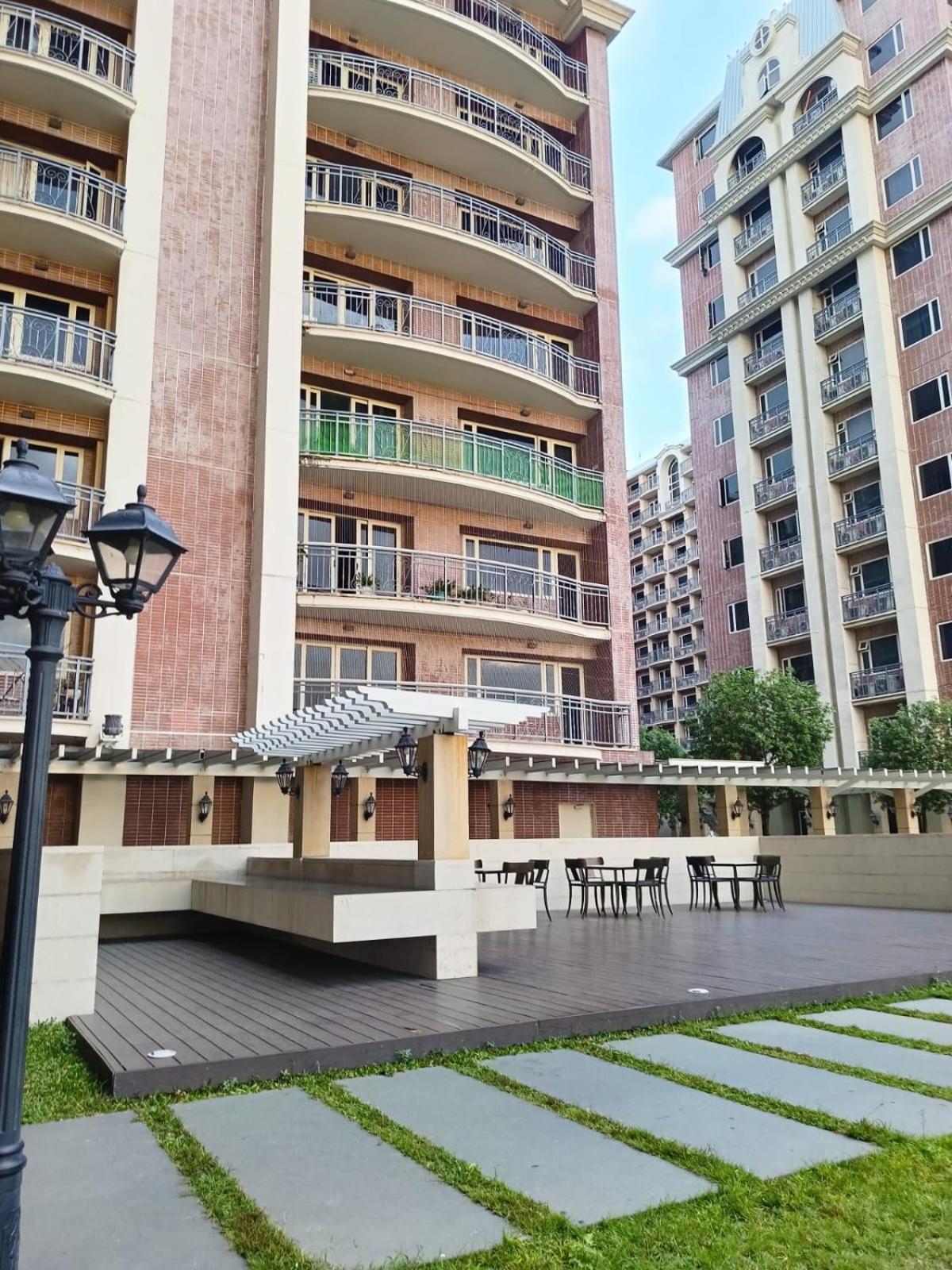 Staycation With Balcony And River View