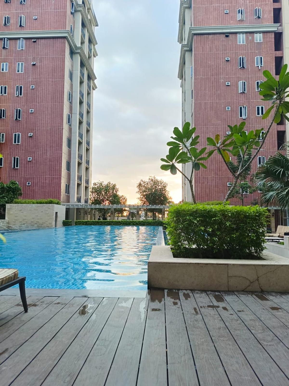 Staycation With Balcony And River View Manila
