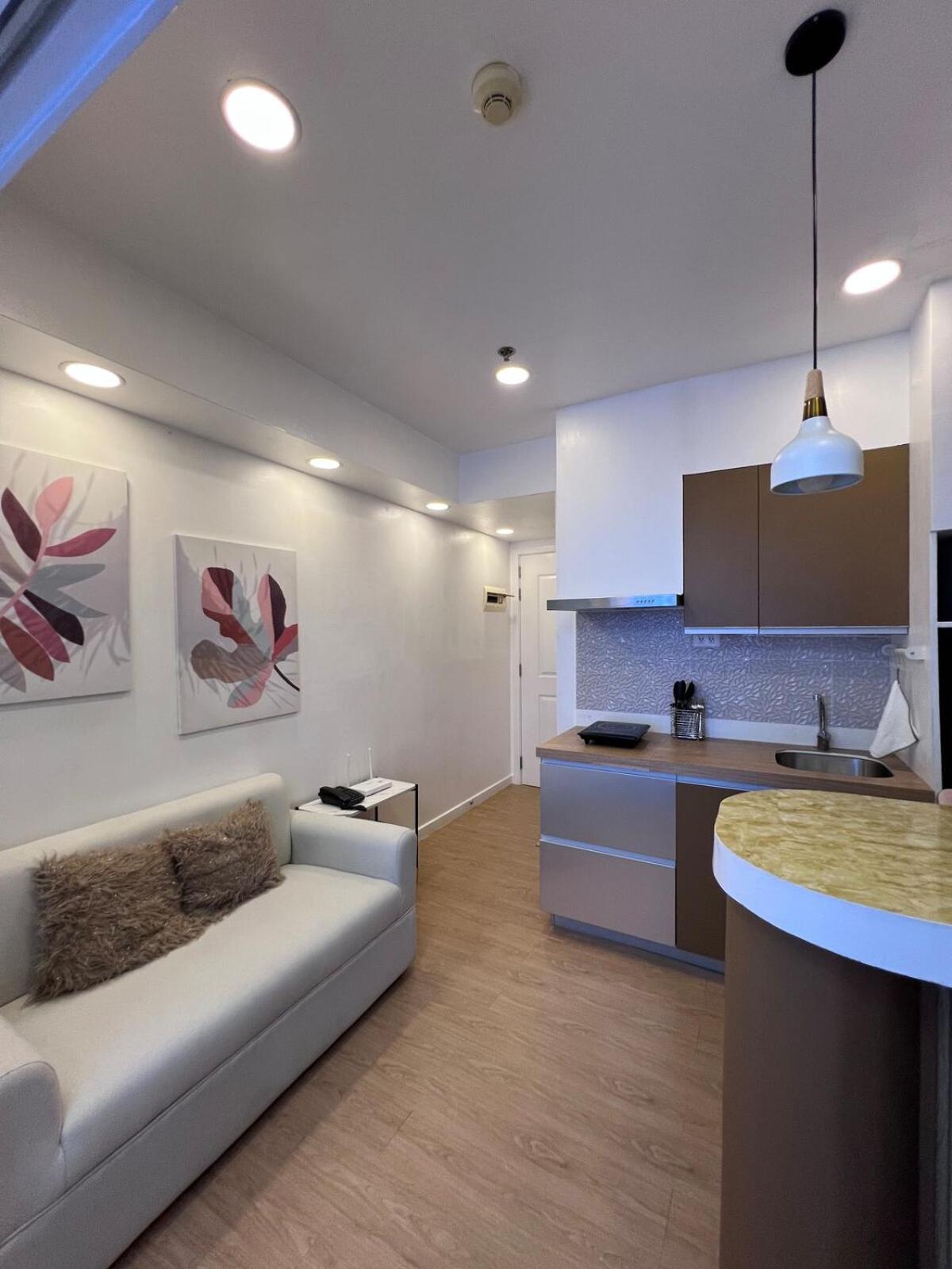 Azure Urban Residences - Light Side *