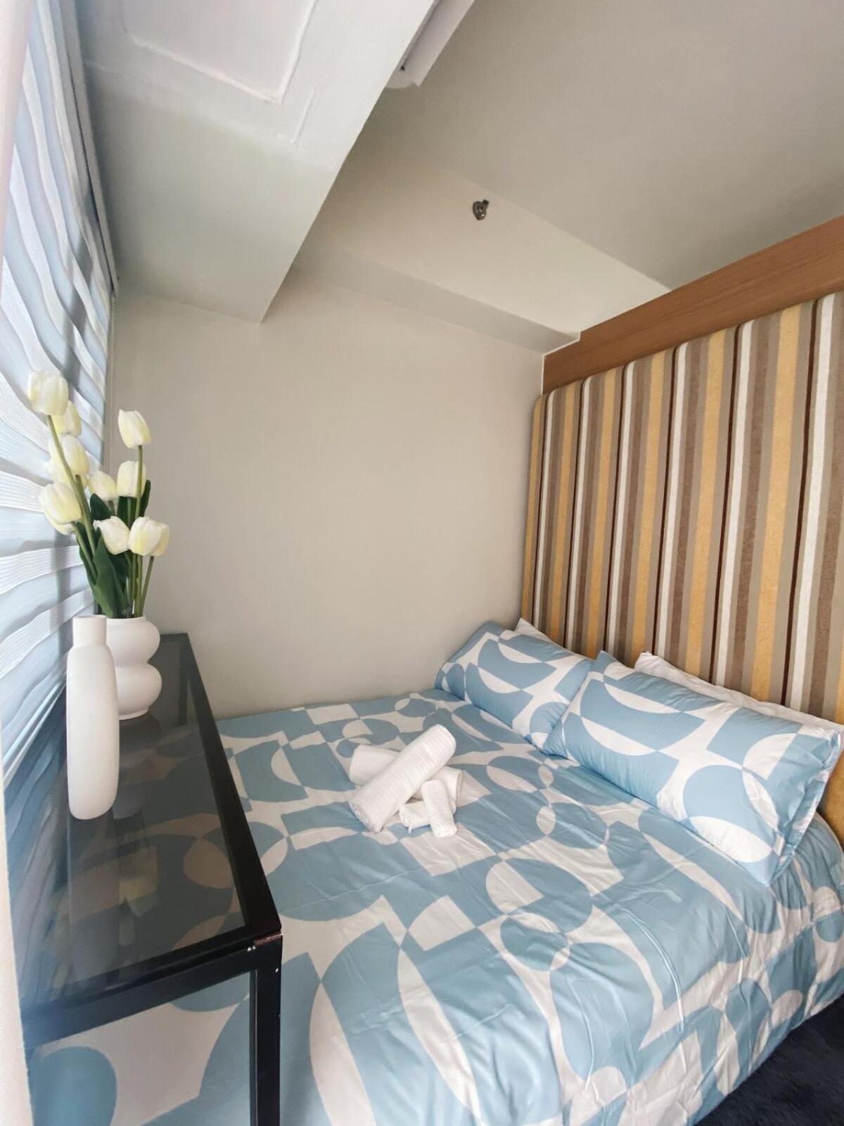 1-br With Balcony In Shore 3 Residences, Pasay