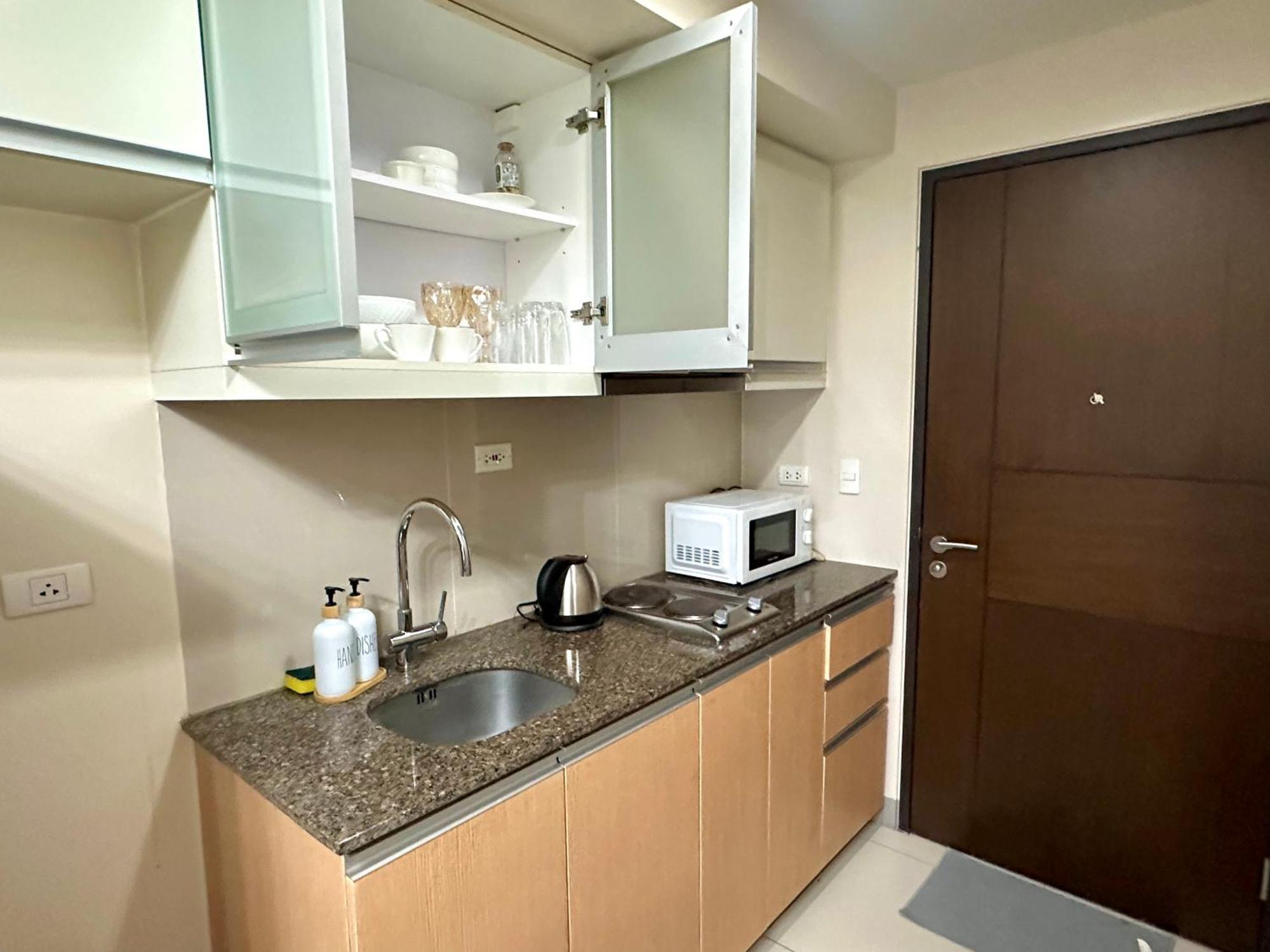 Cozy Minimalist At One Uptown Residences Bgc Aparthotel Manila