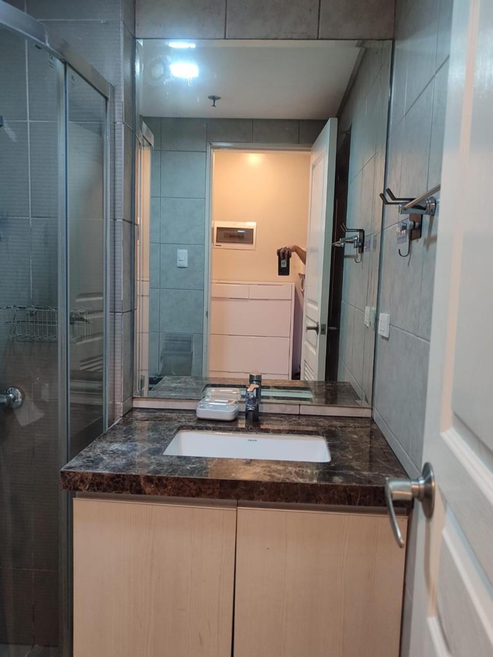 Aparthotel Pool View Staycation Paranaque Pasay