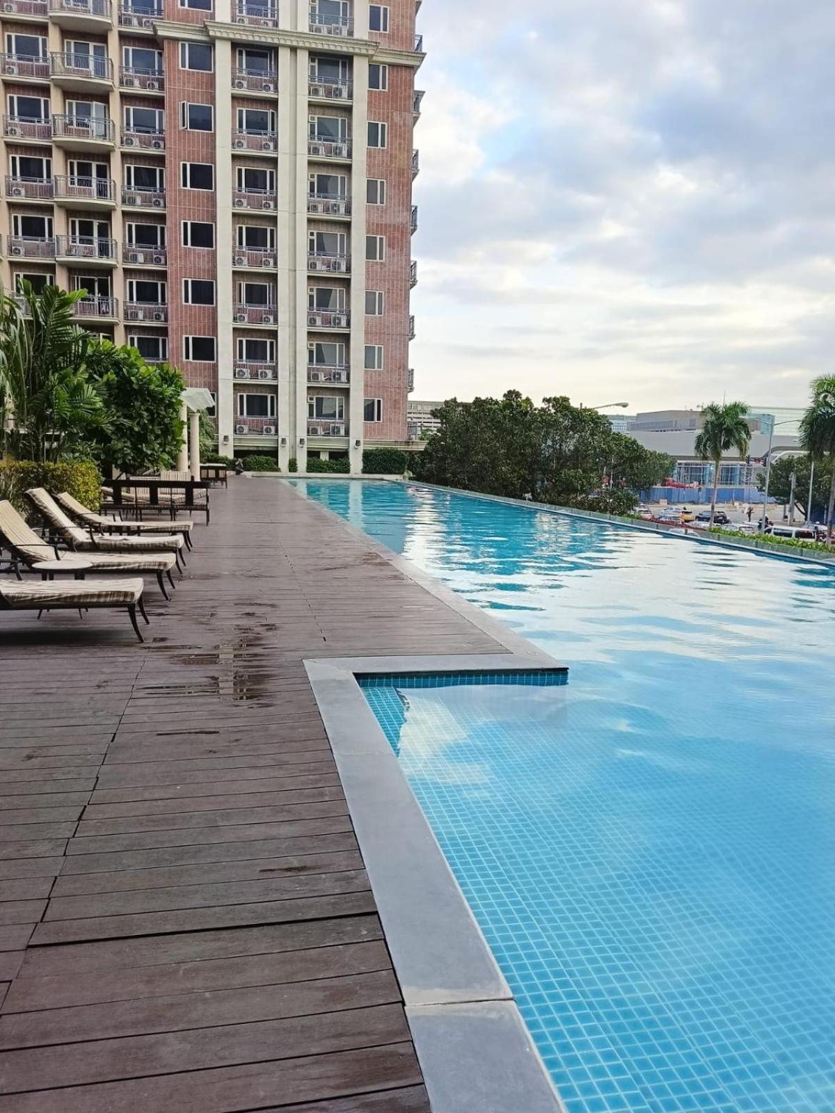 Pool View Staycation Paranaque Pasay *