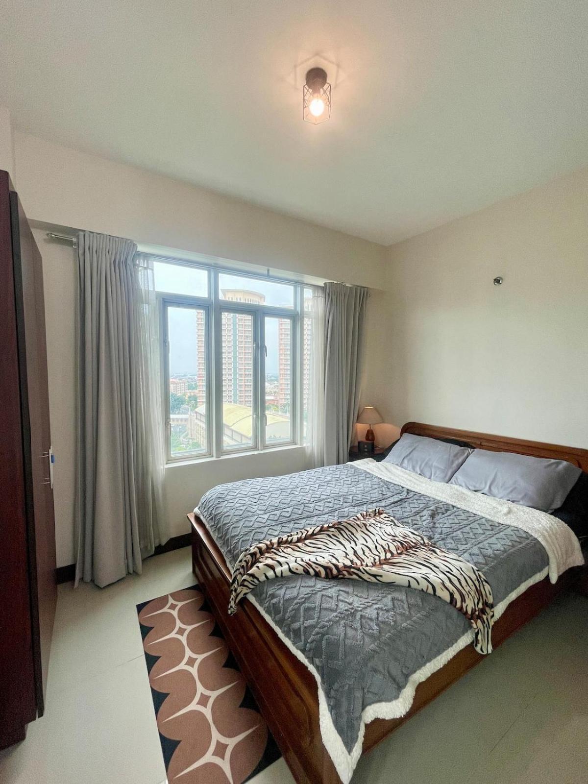 Bgc Venice Grand Canal Staycation Apartment