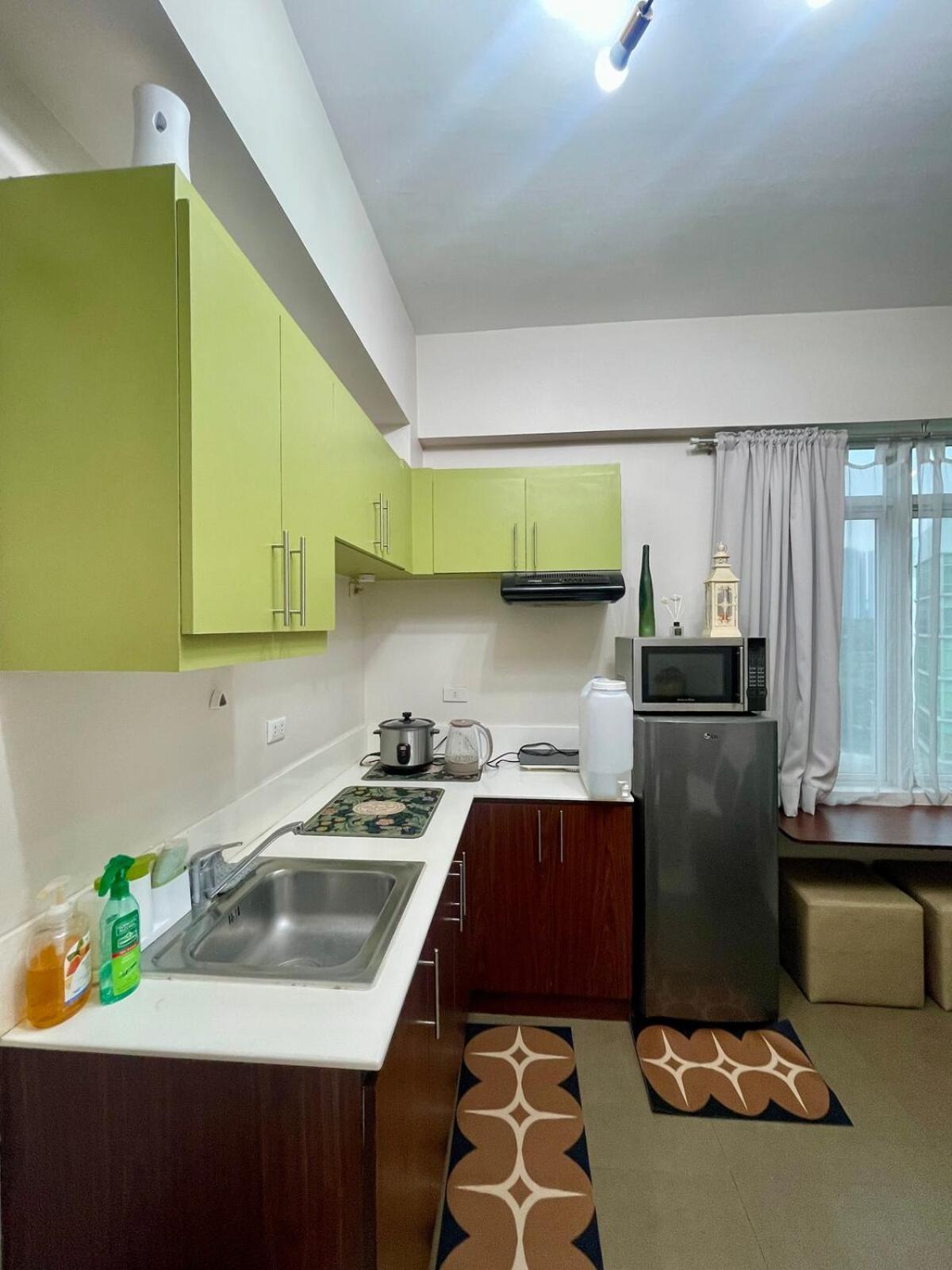 Bgc Venice Grand Canal Staycation Apartment Manila