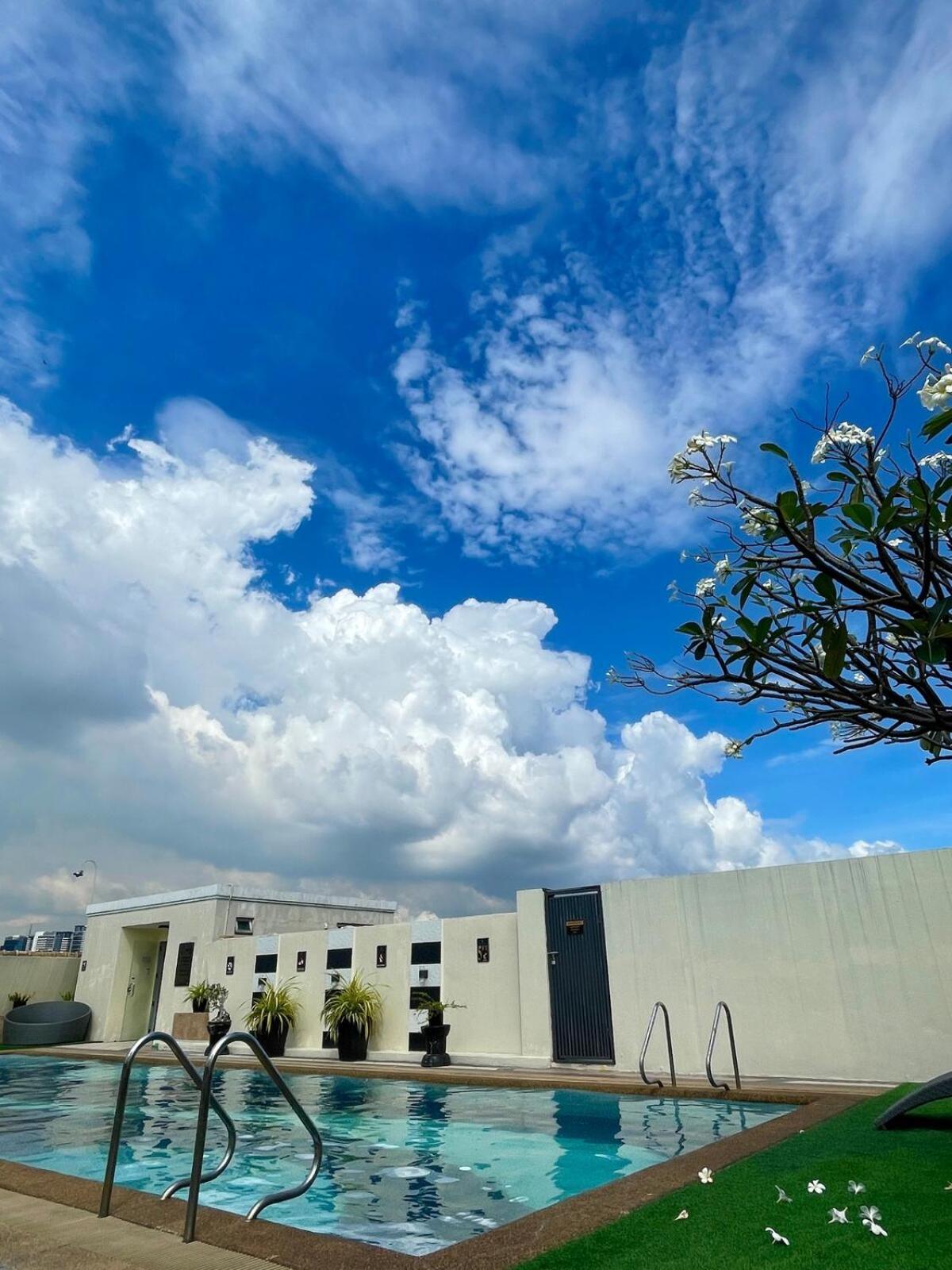 Bgc Venice Grand Canal Staycation Apartment Manila