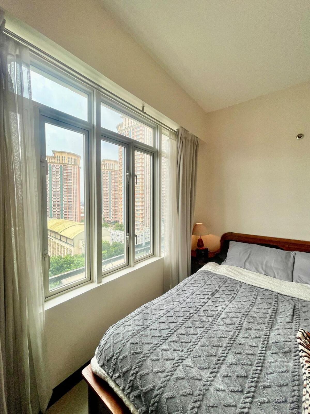 Bgc Venice Grand Canal Staycation * Manila