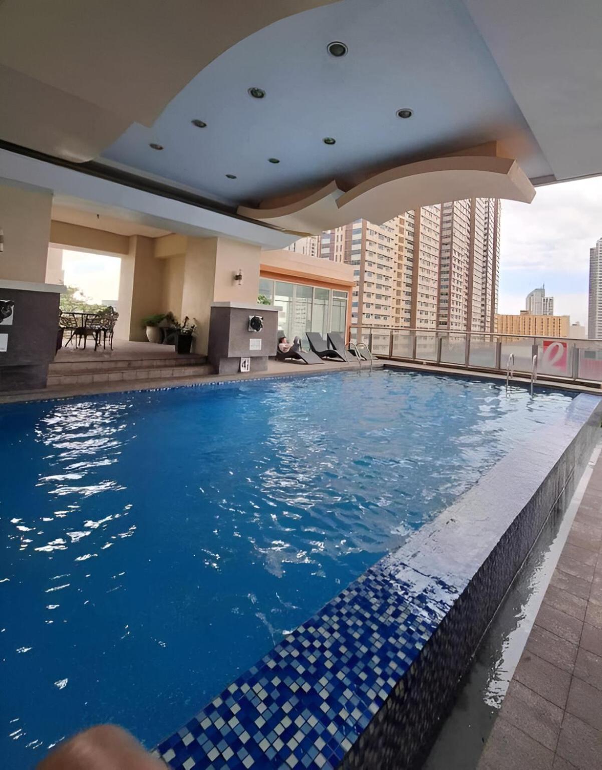 In Birch Tower Malate - Infront Of Mall Apartment