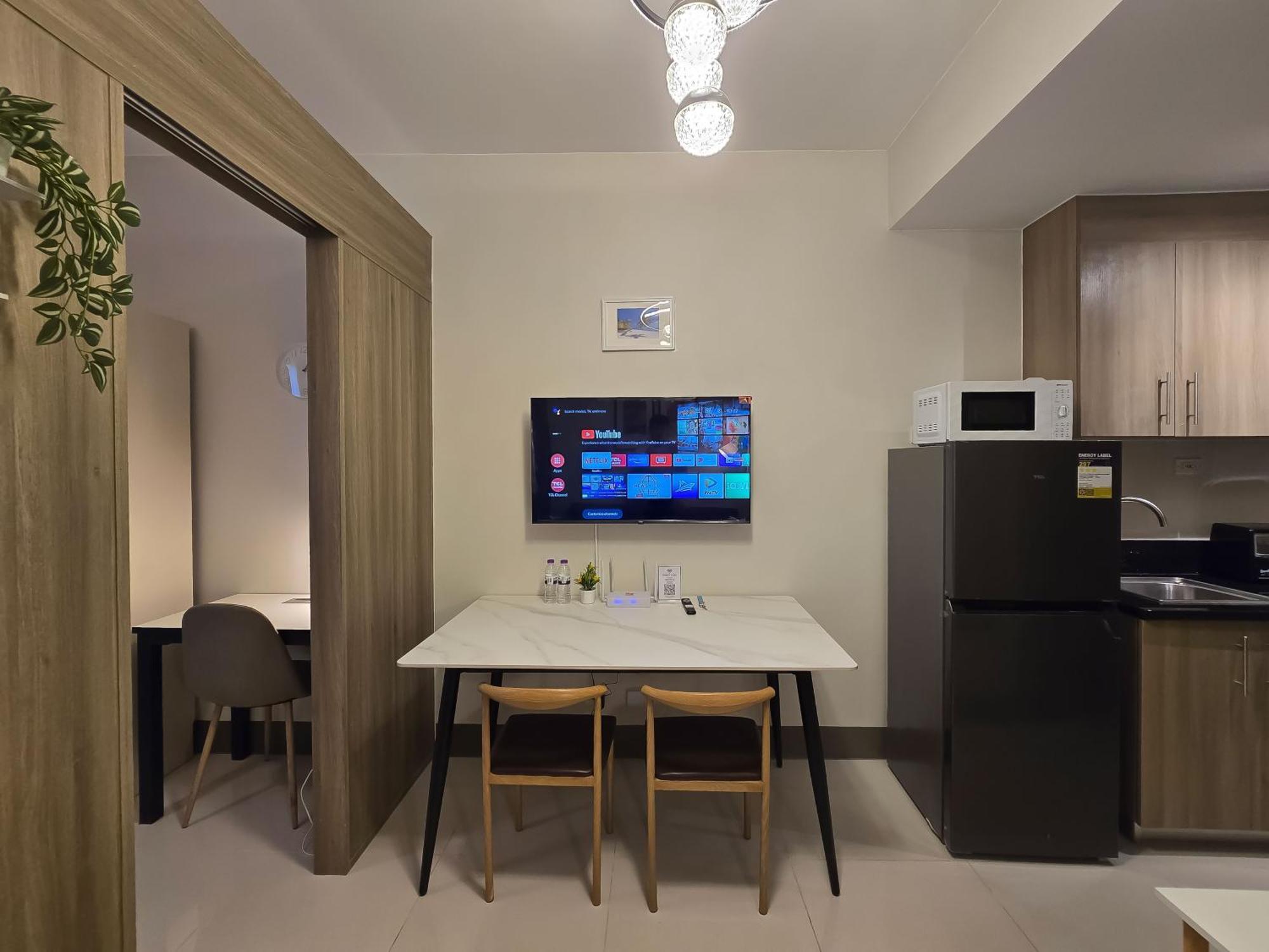 Apartment 1br Unit Condotel W Balcony Fame Residences #fm10