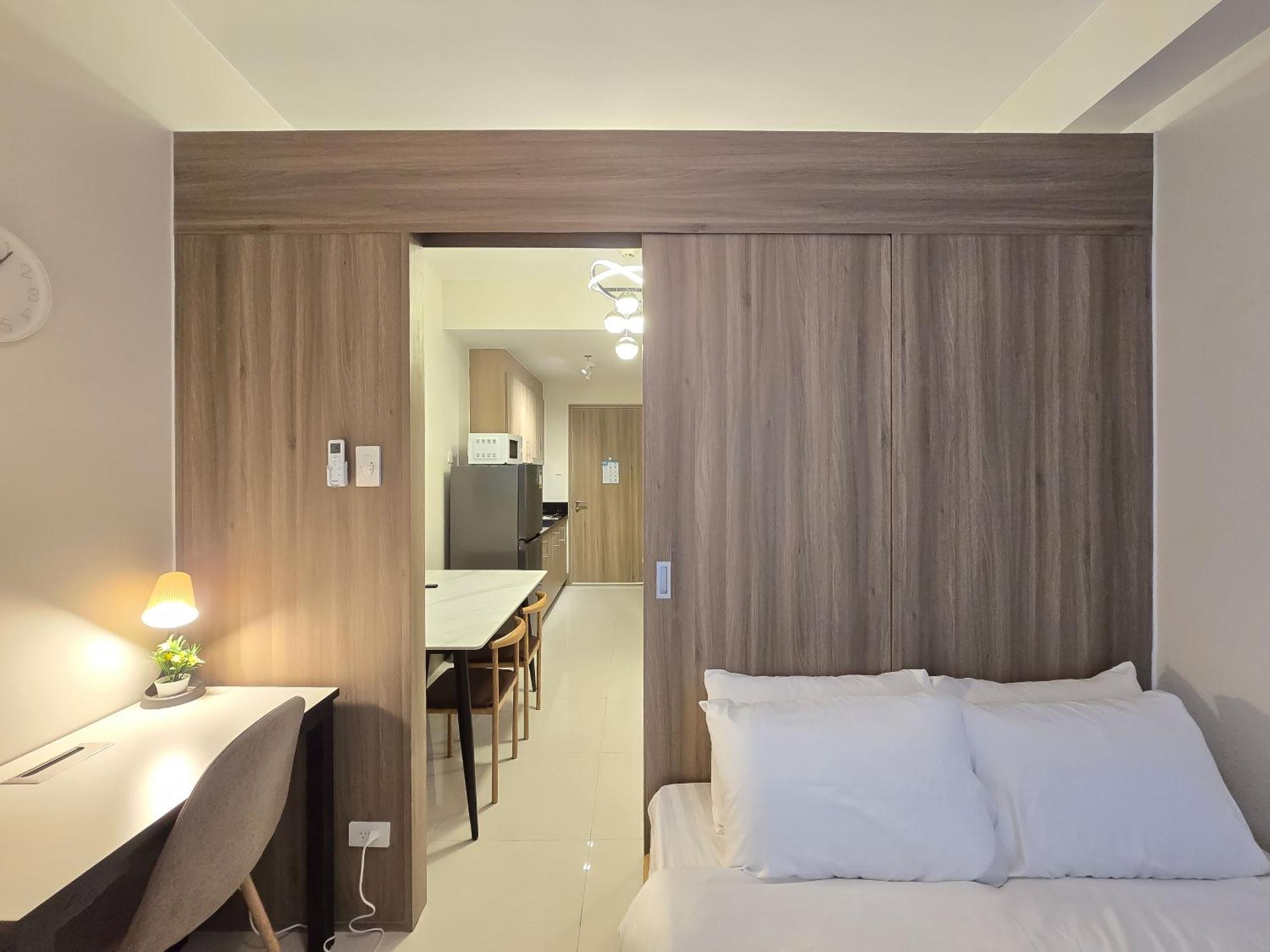 1br Unit Condotel W Balcony Fame Residences #fm10 Apartment