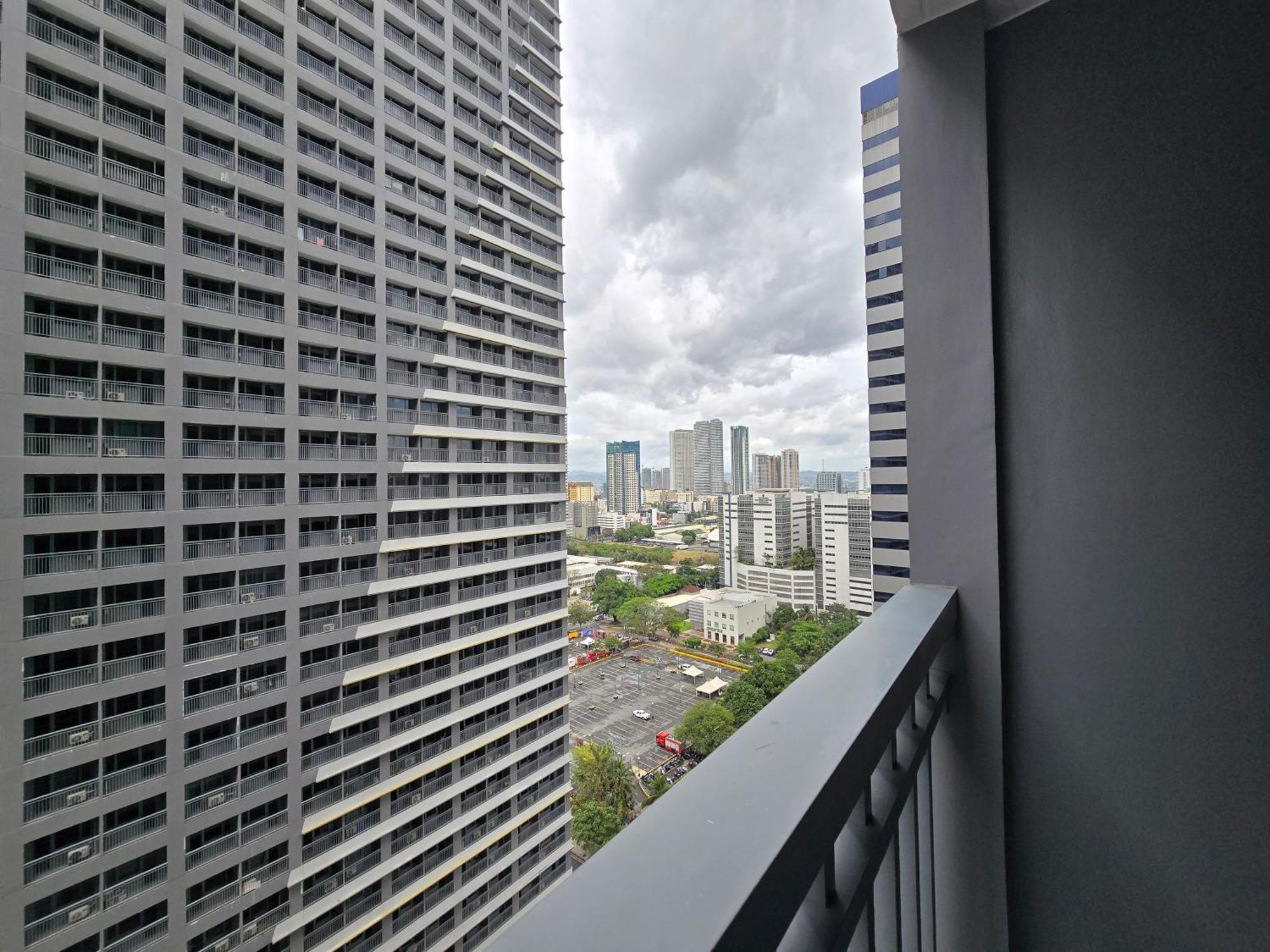 1br Unit Condotel W Balcony Fame Residences #fm10 Apartment *