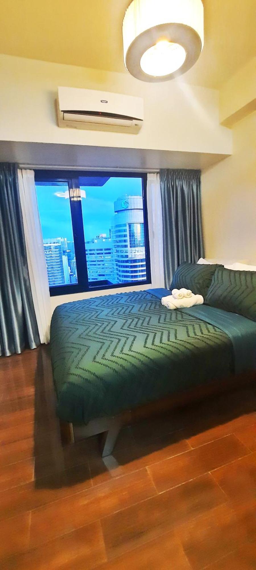 Skyline View 53f-air Residences * Manila