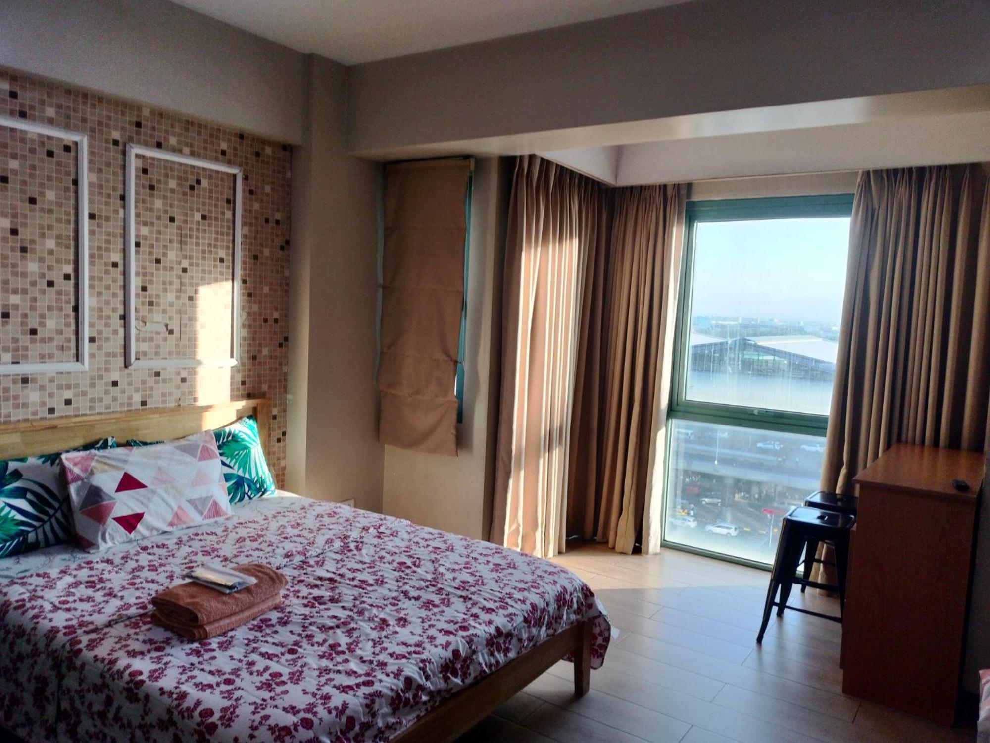 Aparthotel Kylie And Drew Near Airport Manila