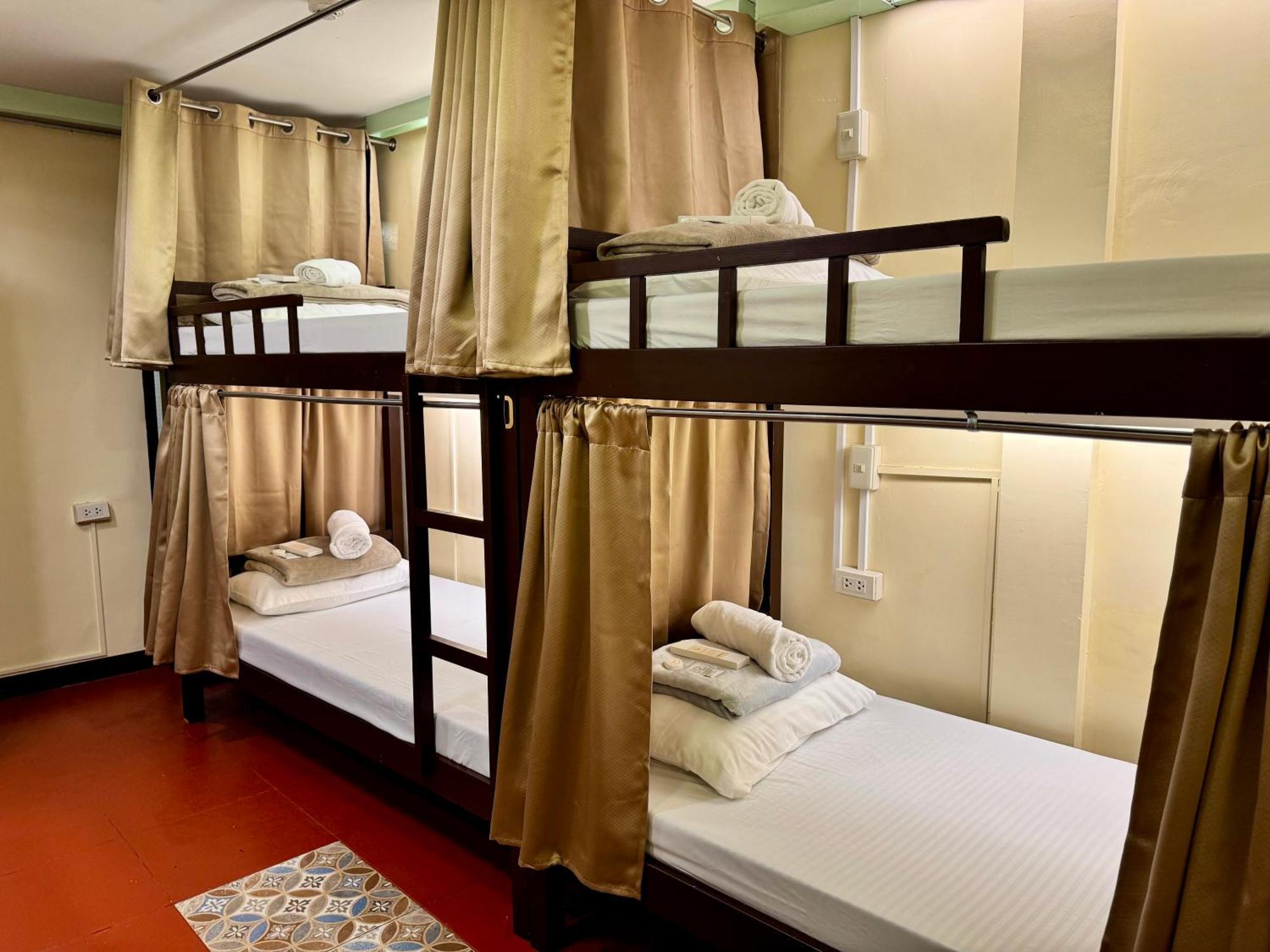 Park Avenue Guest House 2443 Pasay City 2*