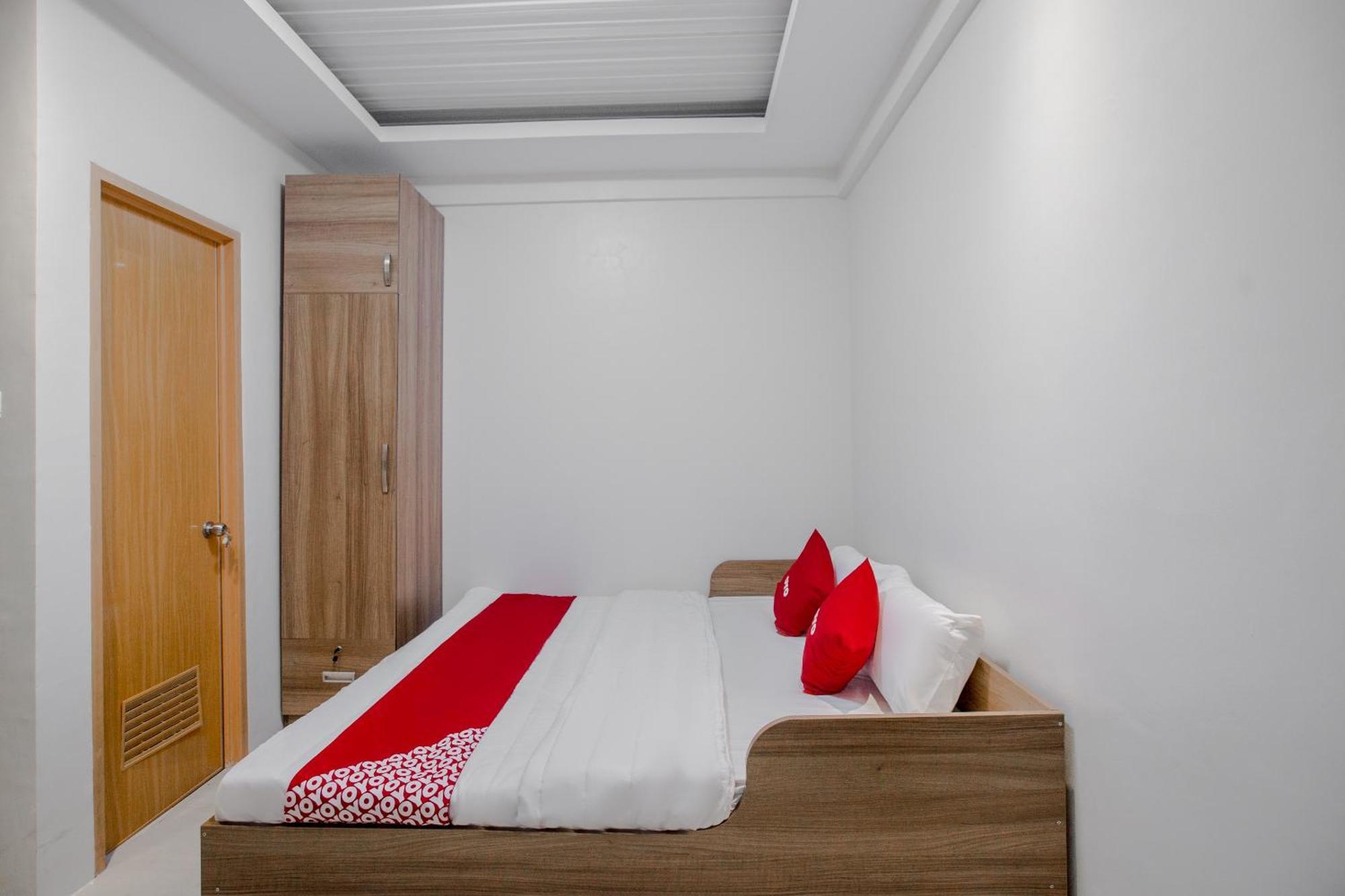 Hotel Oyo 605 The Quarters 2*