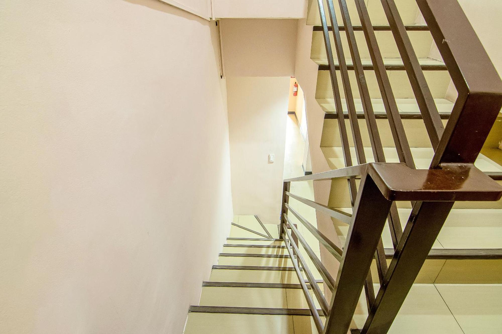 Oyo 766 Ichehan Hotel 2*