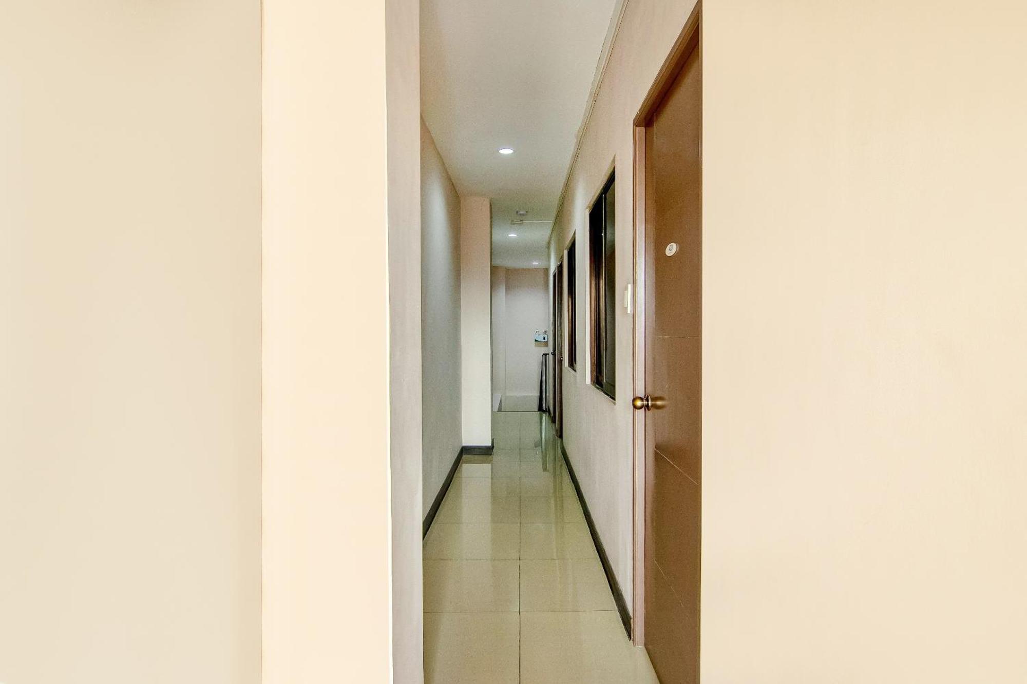Oyo 766 Ichehan Hotel Manila
