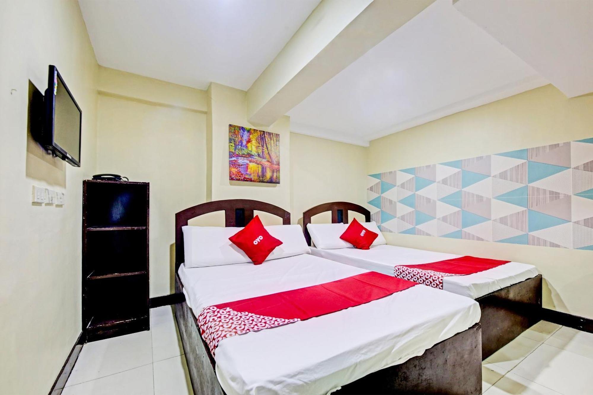 Oyo 894 Cosmo P Campa Hotel