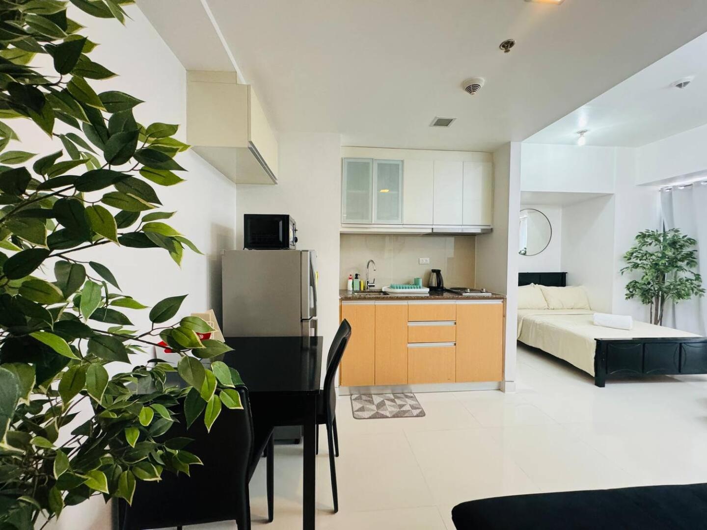 Apartment At Viceroy T4 Florence Way Manila