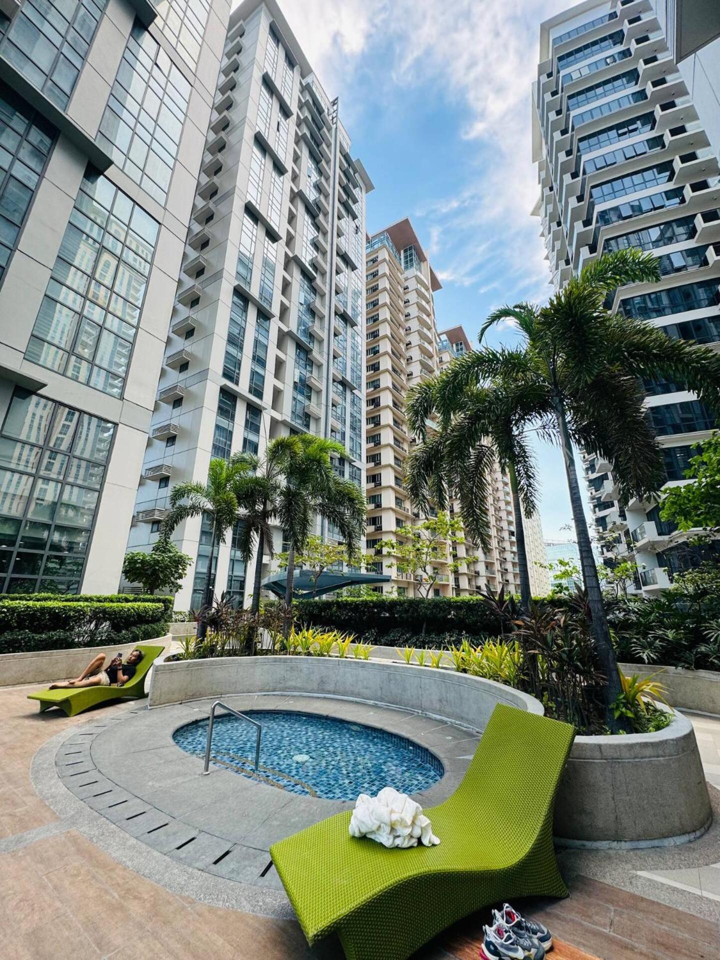 At Viceroy T4 Florence Way Apartment Manila