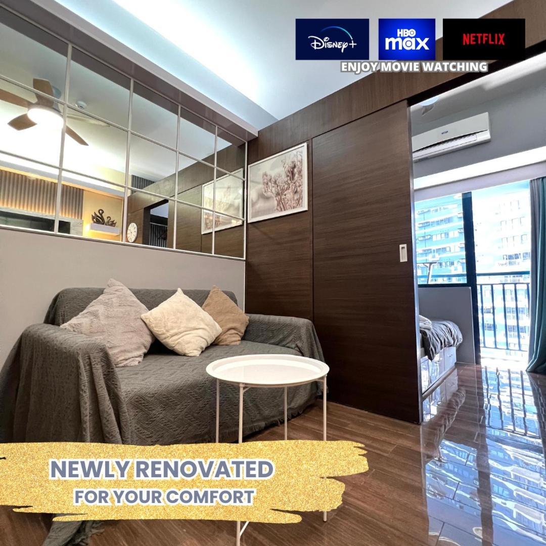 In Air Residences, Makati With Wifi, Netflix, Pool, Mall And Manila