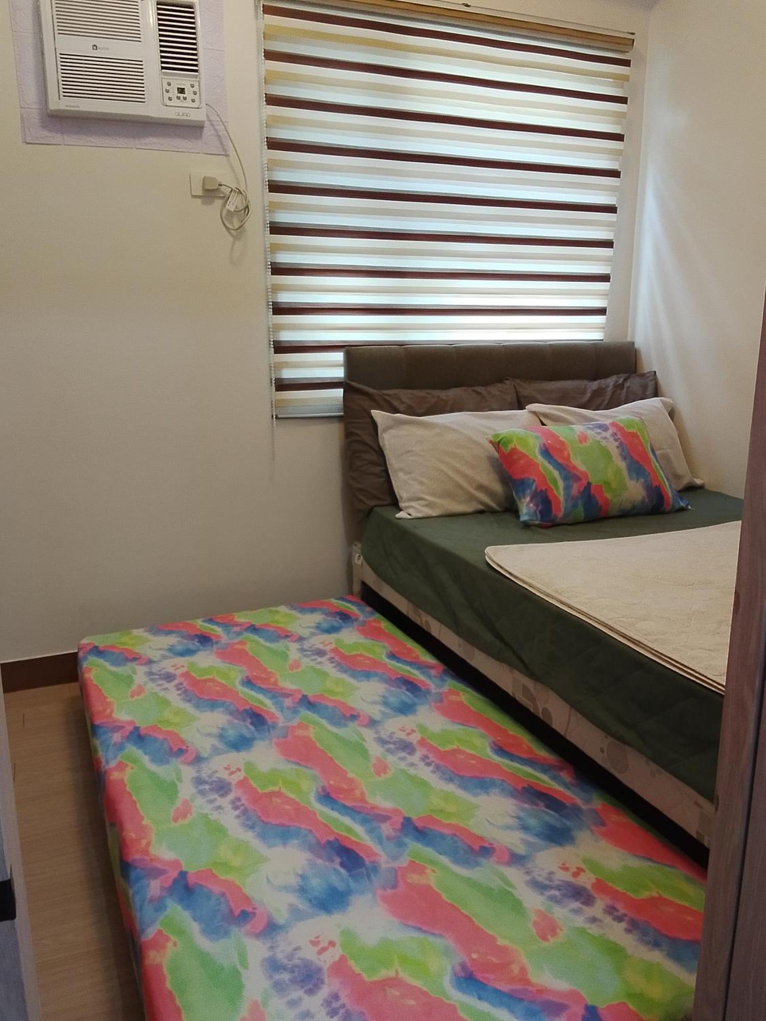 Apartment Trees Residences 1 Bedroom With Netflix And Bluetootth Karaoke Speaker With 2 Mini Microphone Manila