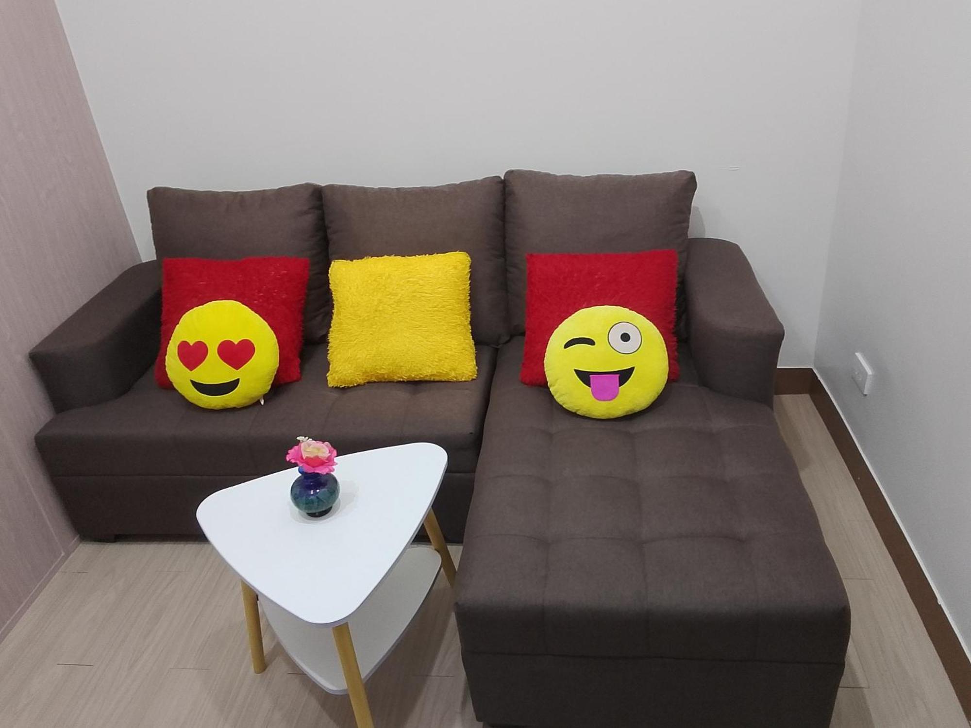 Trees Residences 1 Bedroom With Netflix And Bluetootth Karaoke Speaker With 2 Mini Microphone Apartment *